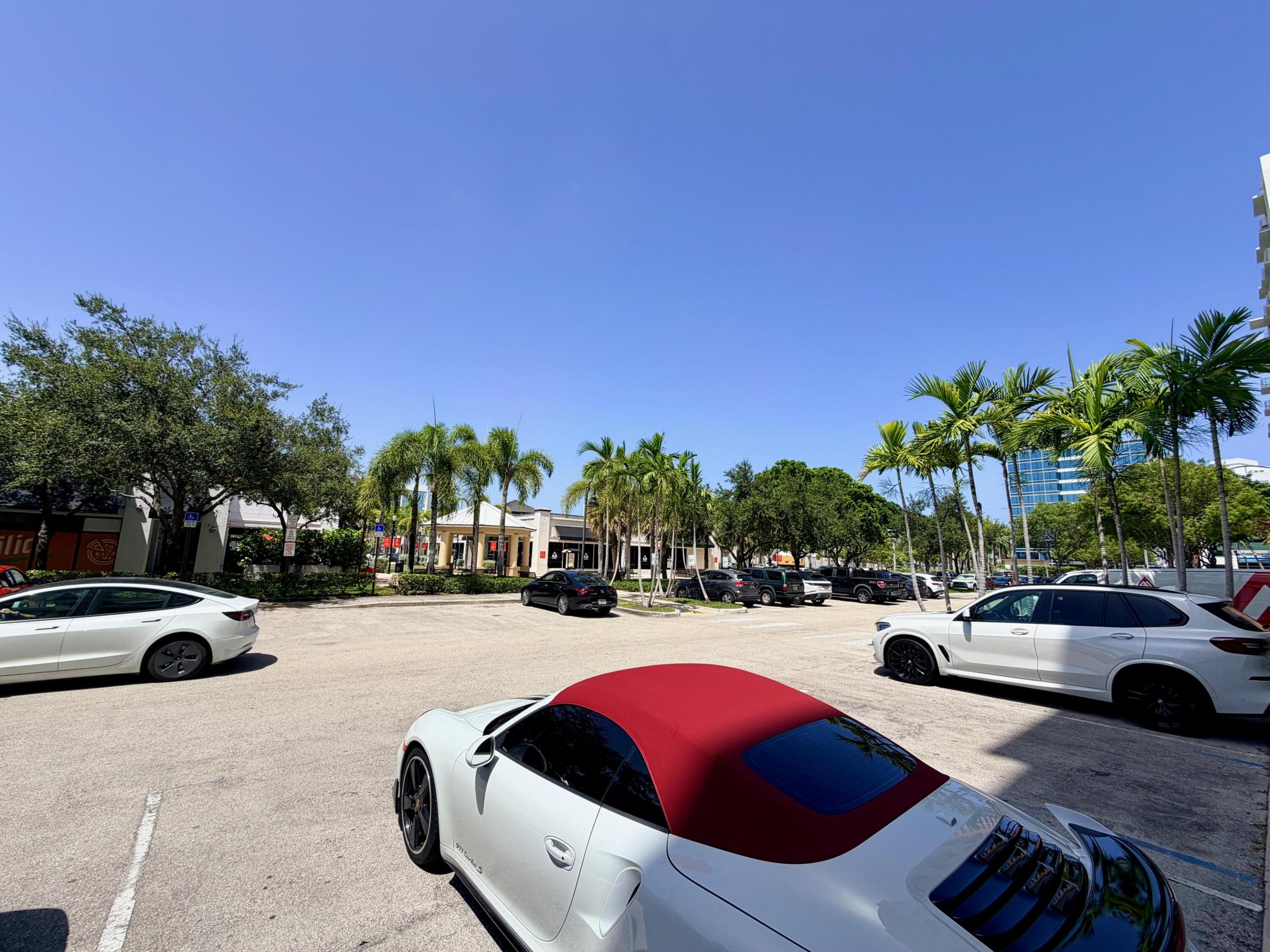 image The Venture at Aventura28