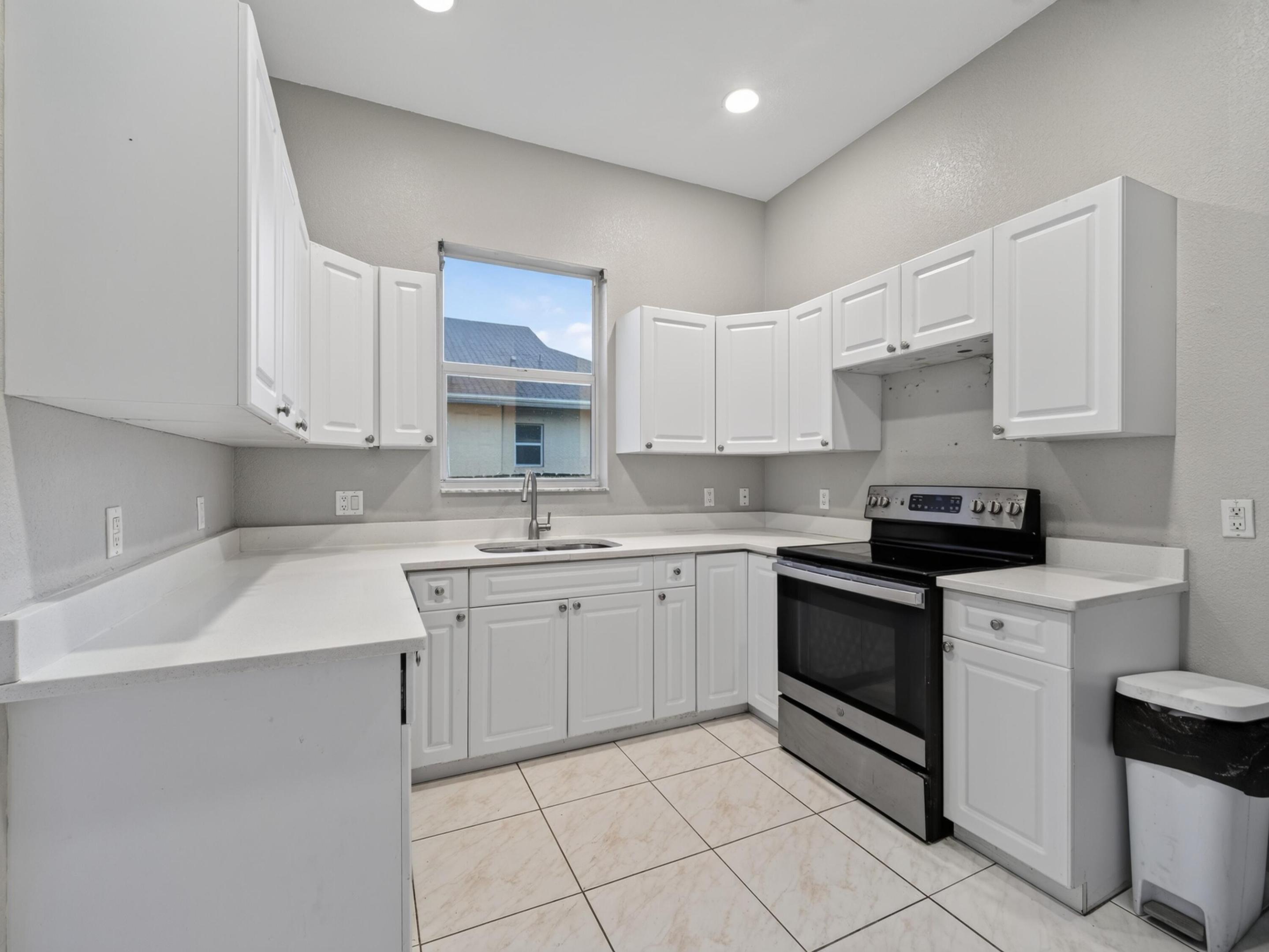 4059 SW Kamsler Port St Lucie, FL 34953