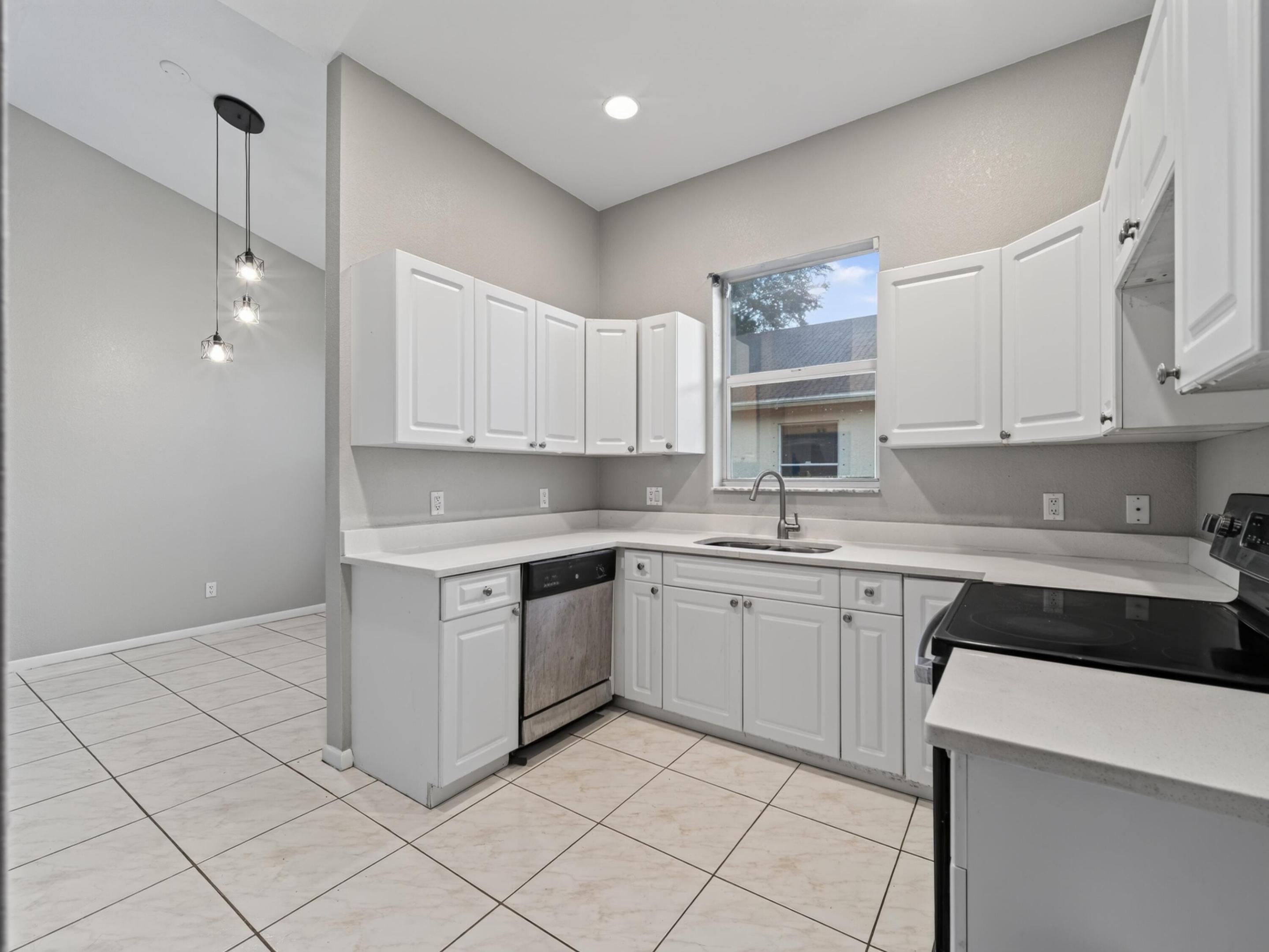 4059 SW Kamsler Port St Lucie, FL 34953