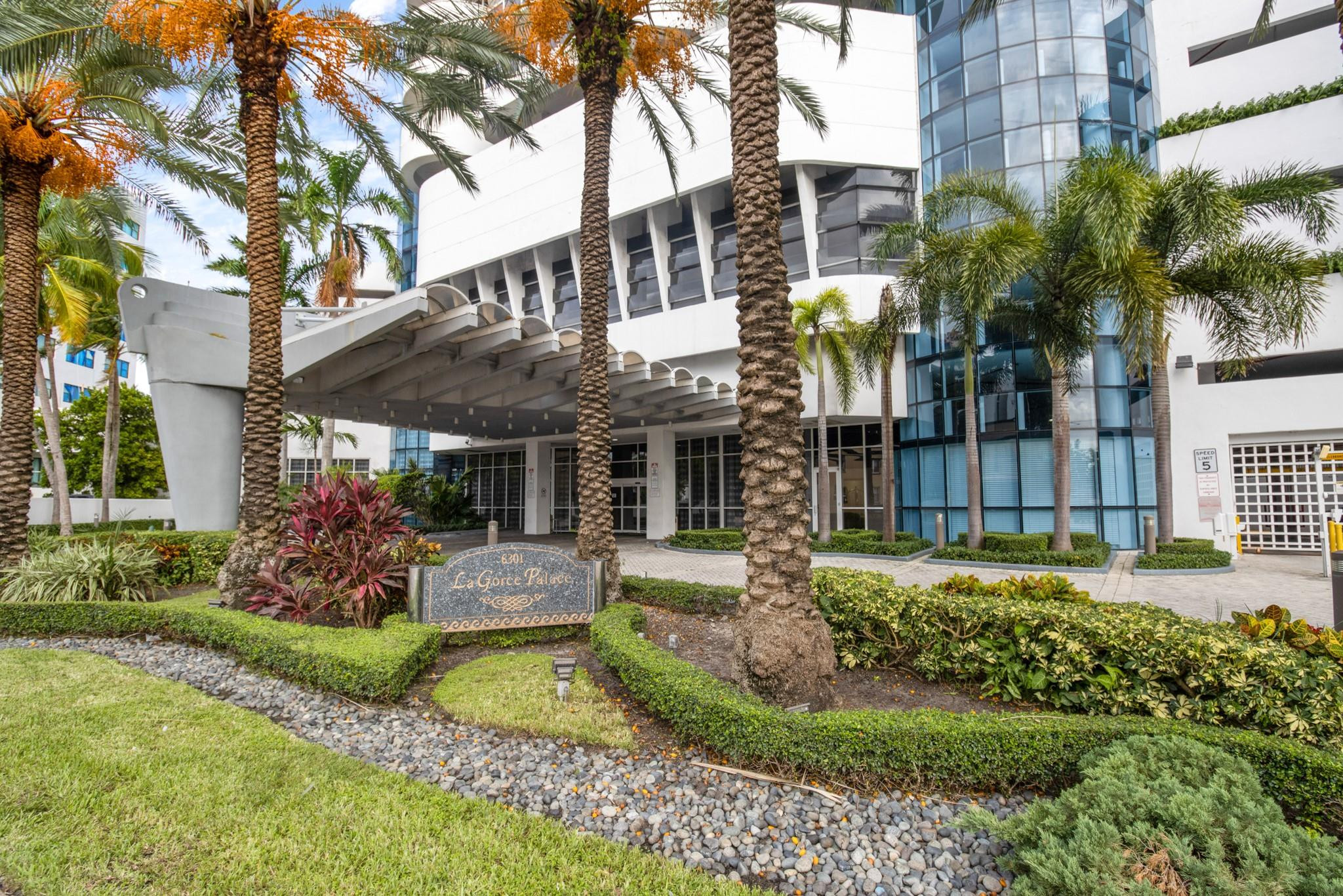 6301 Collins #2603 Miami Beach, FL 33141