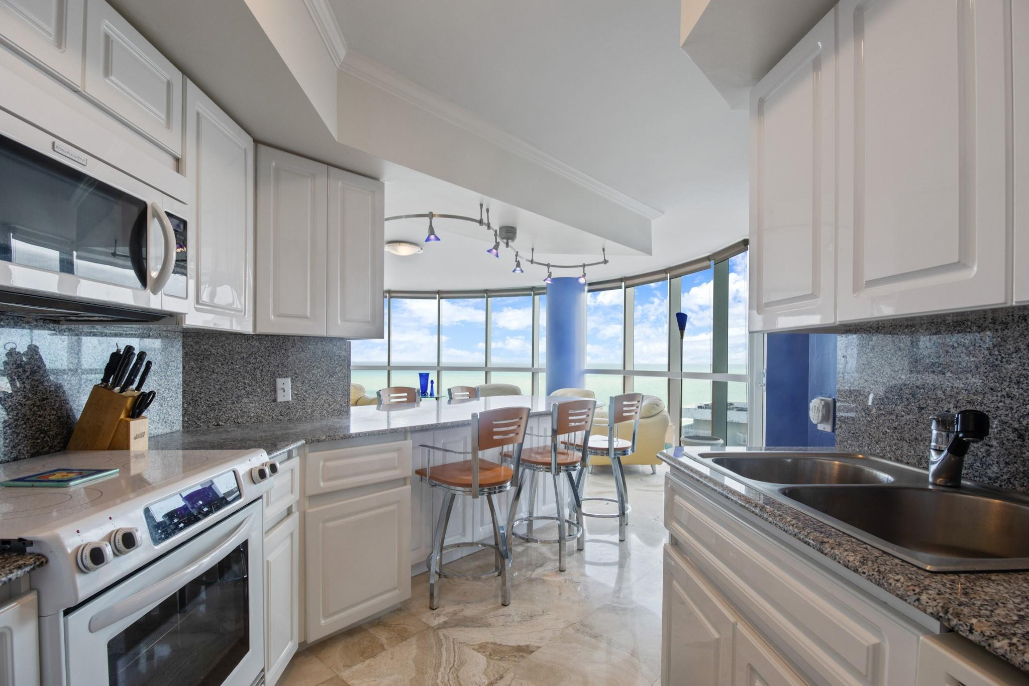 6301 Collins #2603 Miami Beach, FL 33141