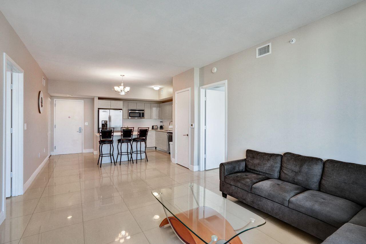 image Beachwalk Condominium10