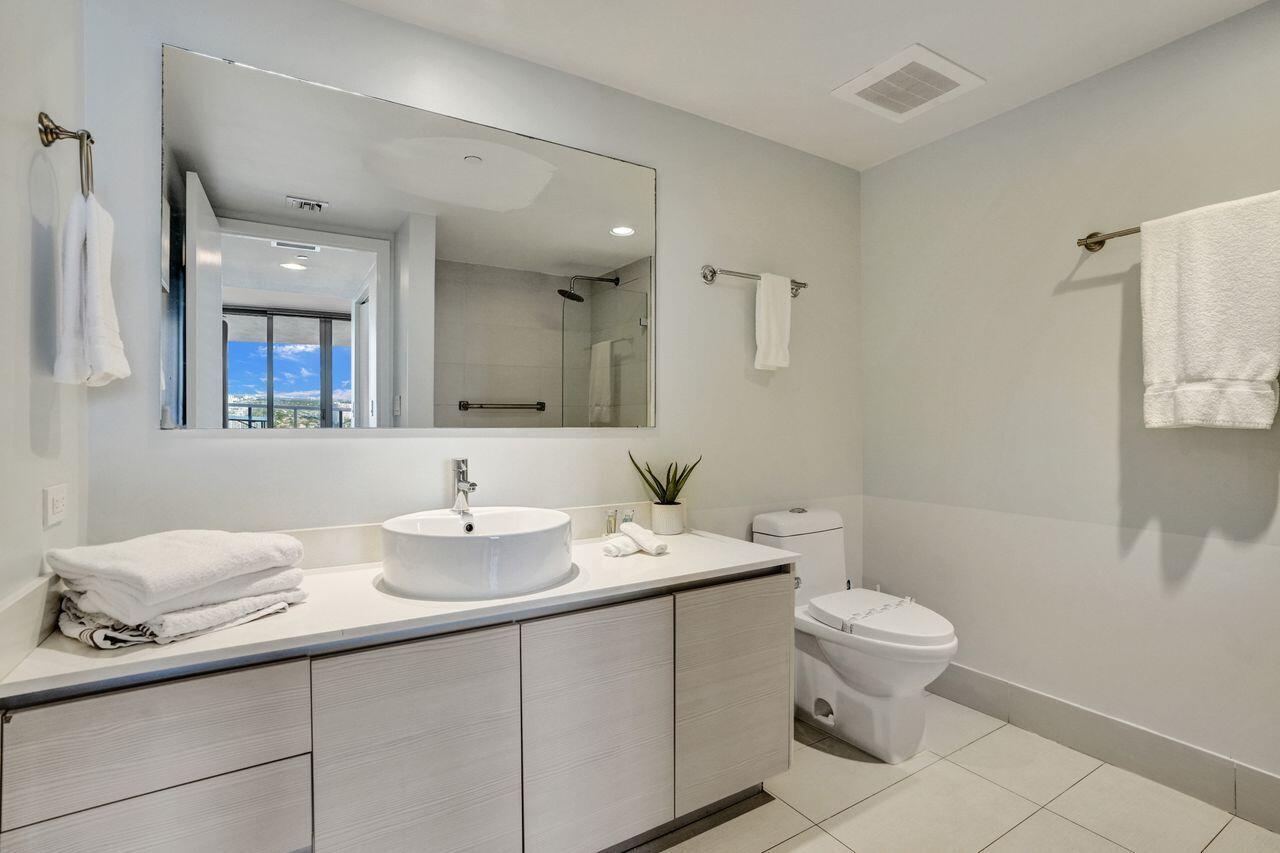 image Beachwalk Condominium13