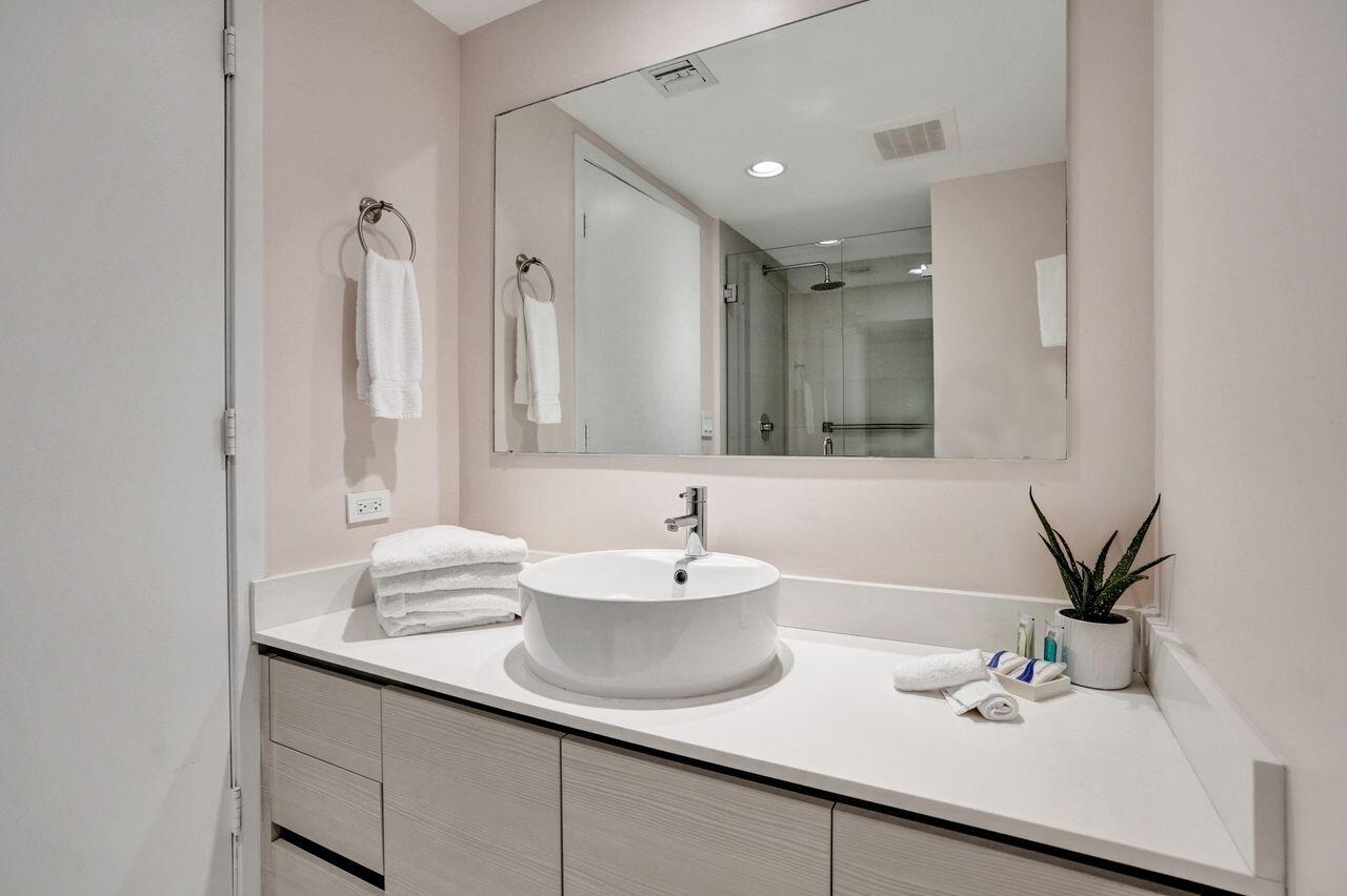 image Beachwalk Condominium16