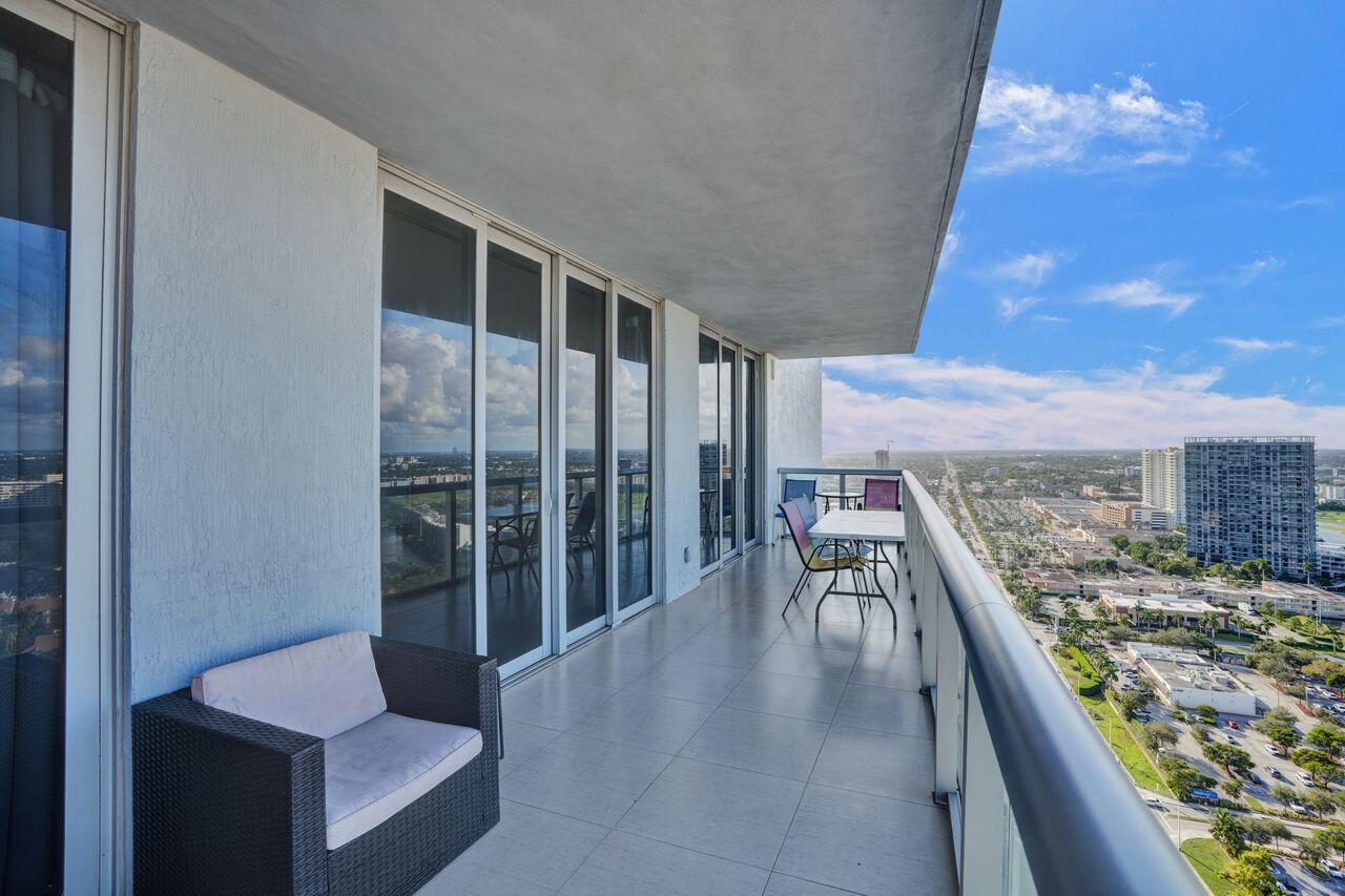 image Beachwalk Condominium18