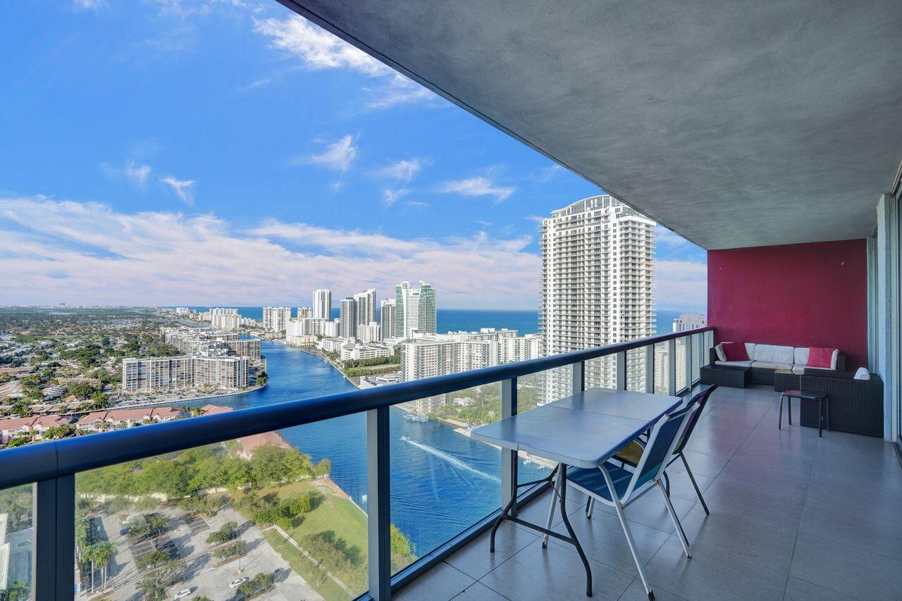 image Beachwalk Condominium1