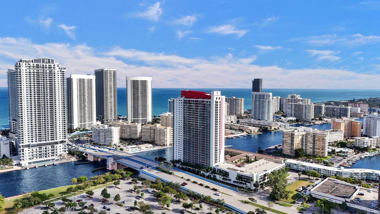 image Beachwalk Condominium25