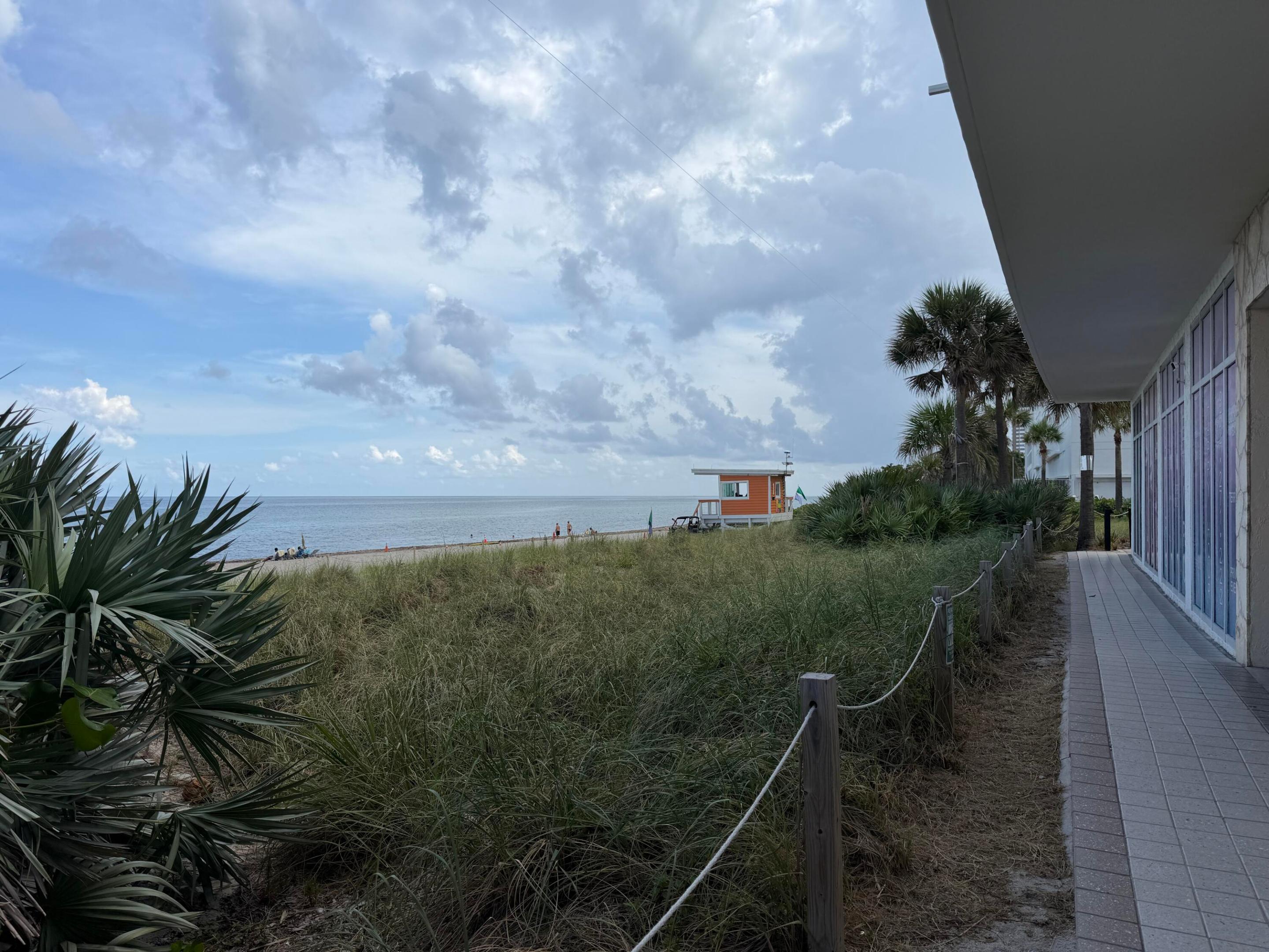 image Beachwalk Condominium30