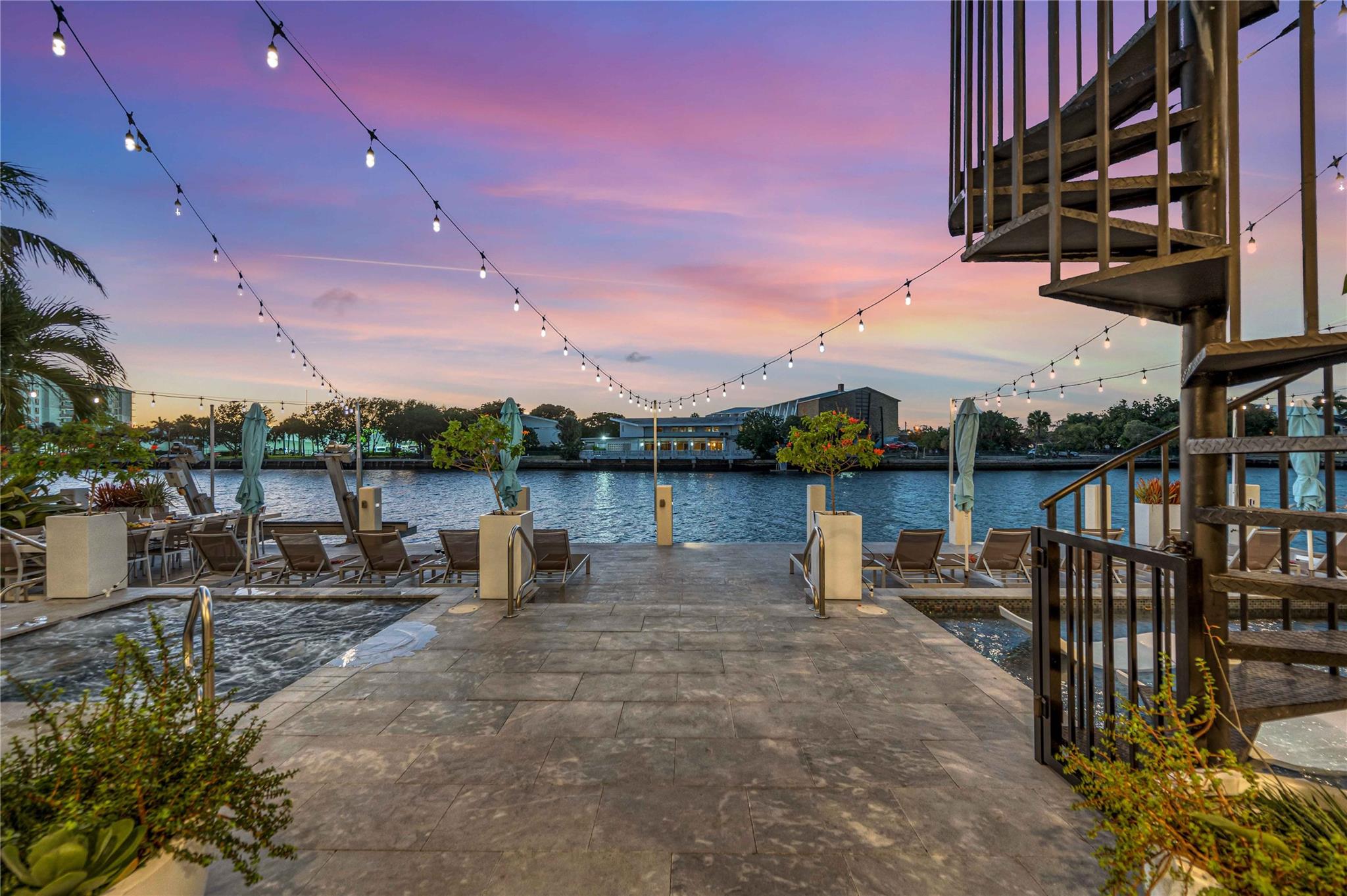 1317 Middle Riv Dr Fort Lauderdale, FL 33304