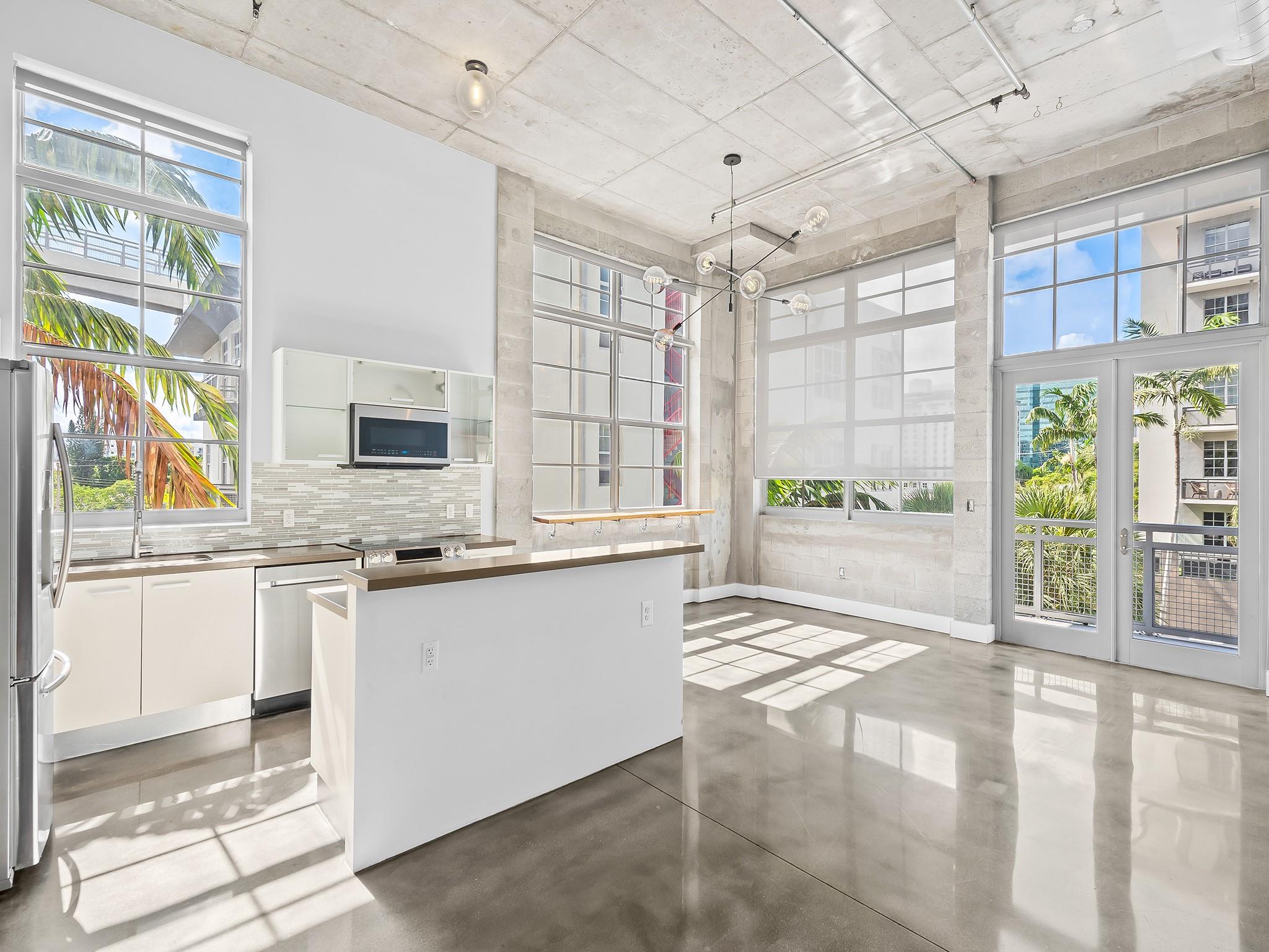 434 NW 1st Ave #305