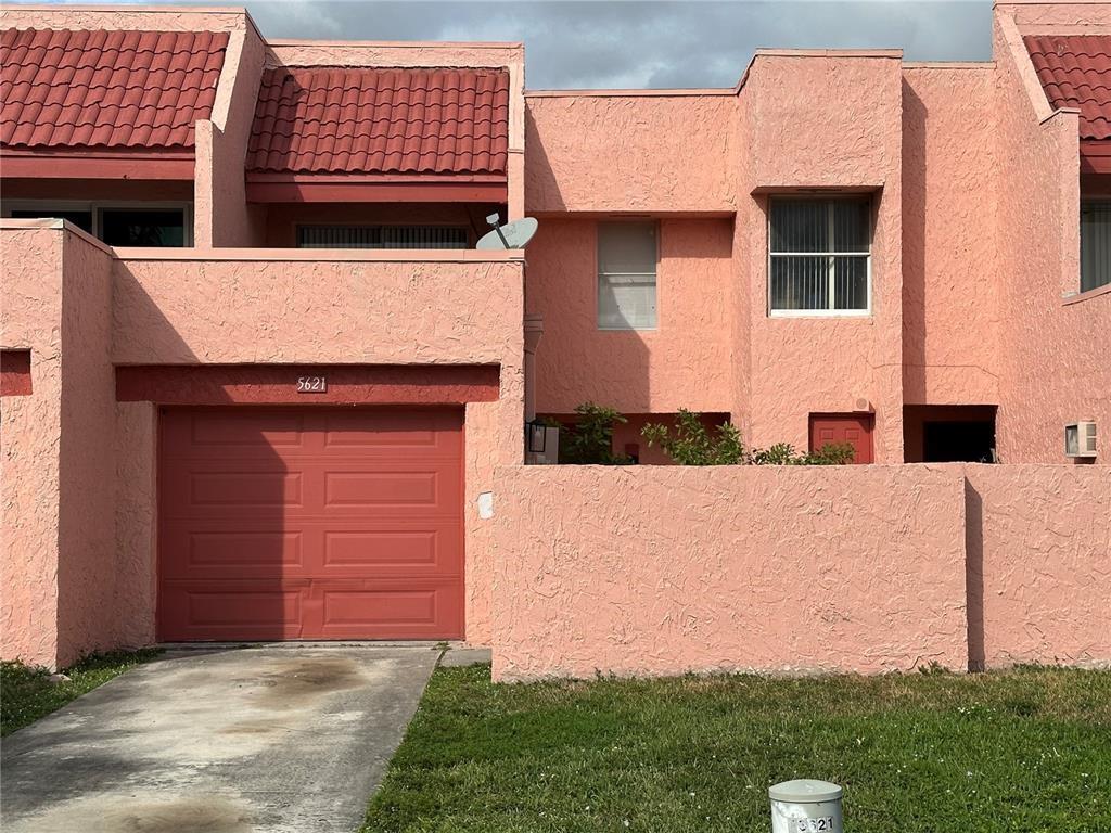 5621 NW 16th St