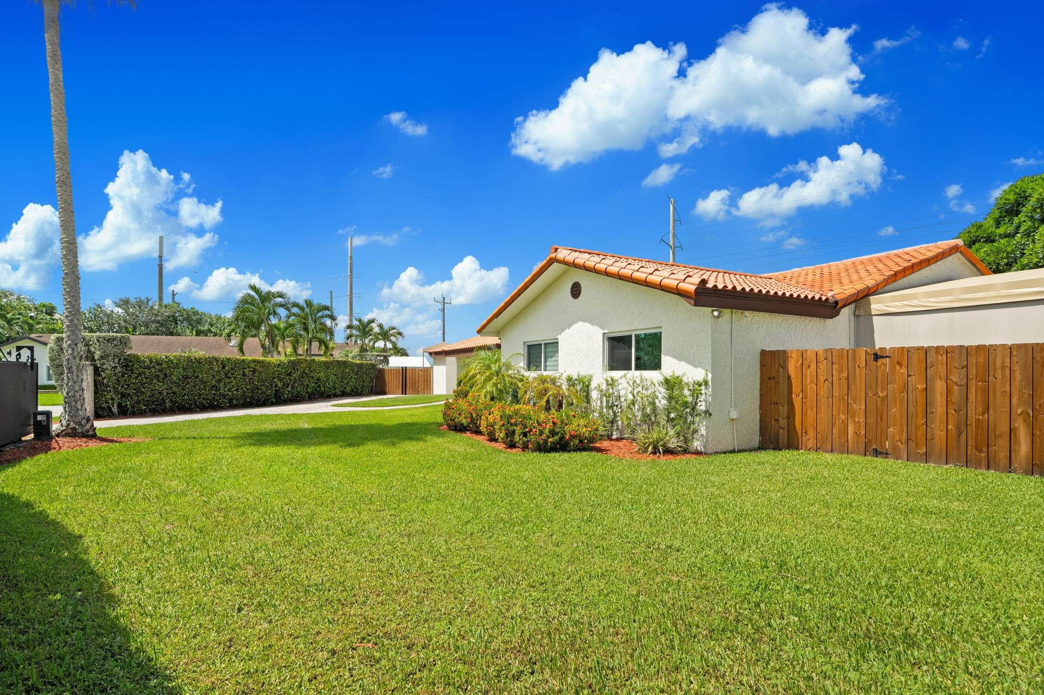 11544 SW 98th Pl Miami, FL 33176