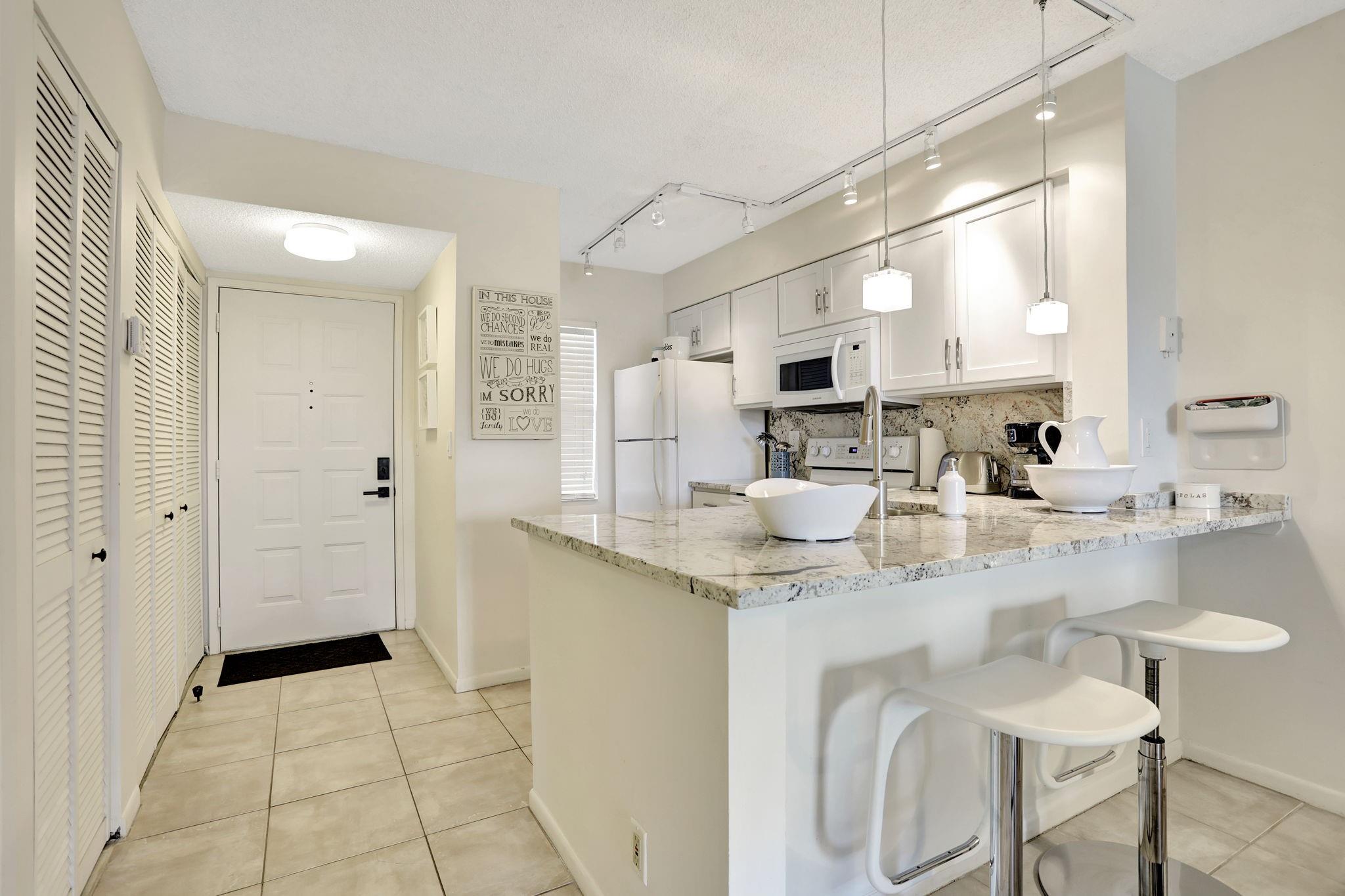 2230 N Cypress Bnd Dr #306