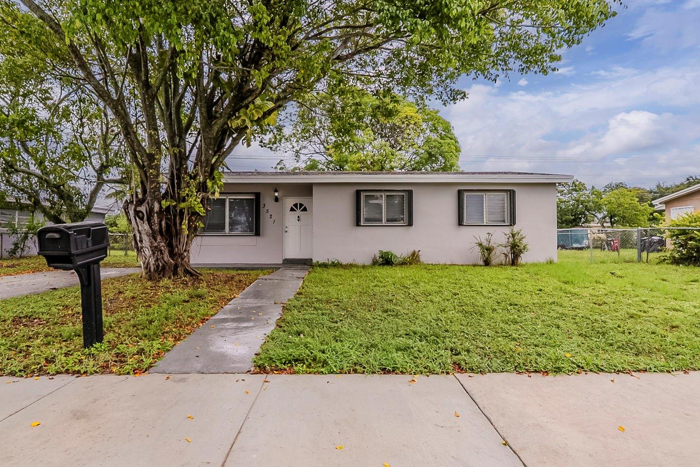 3521 NW 208th Ter