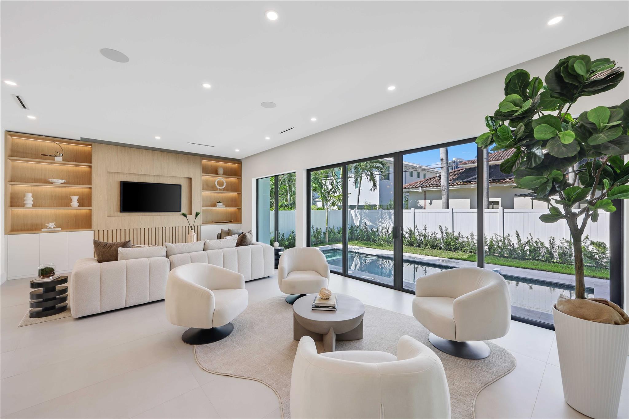 721 SE 9th St Fort Lauderdale, FL 33316