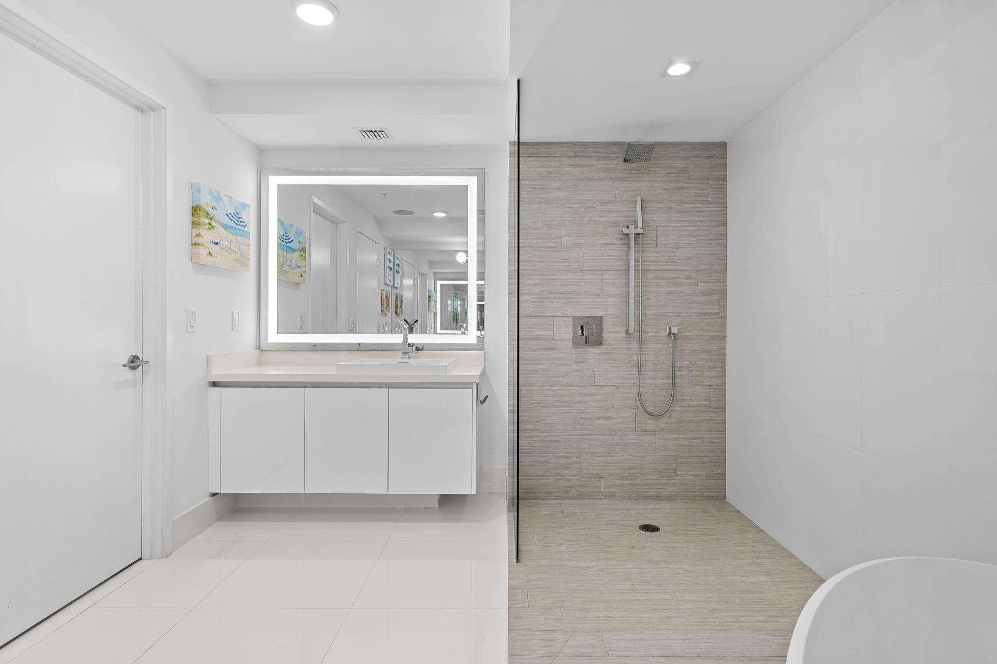 300 Sunny Isles Blvd #4-2201 Sunny Isles Beach, FL 33160