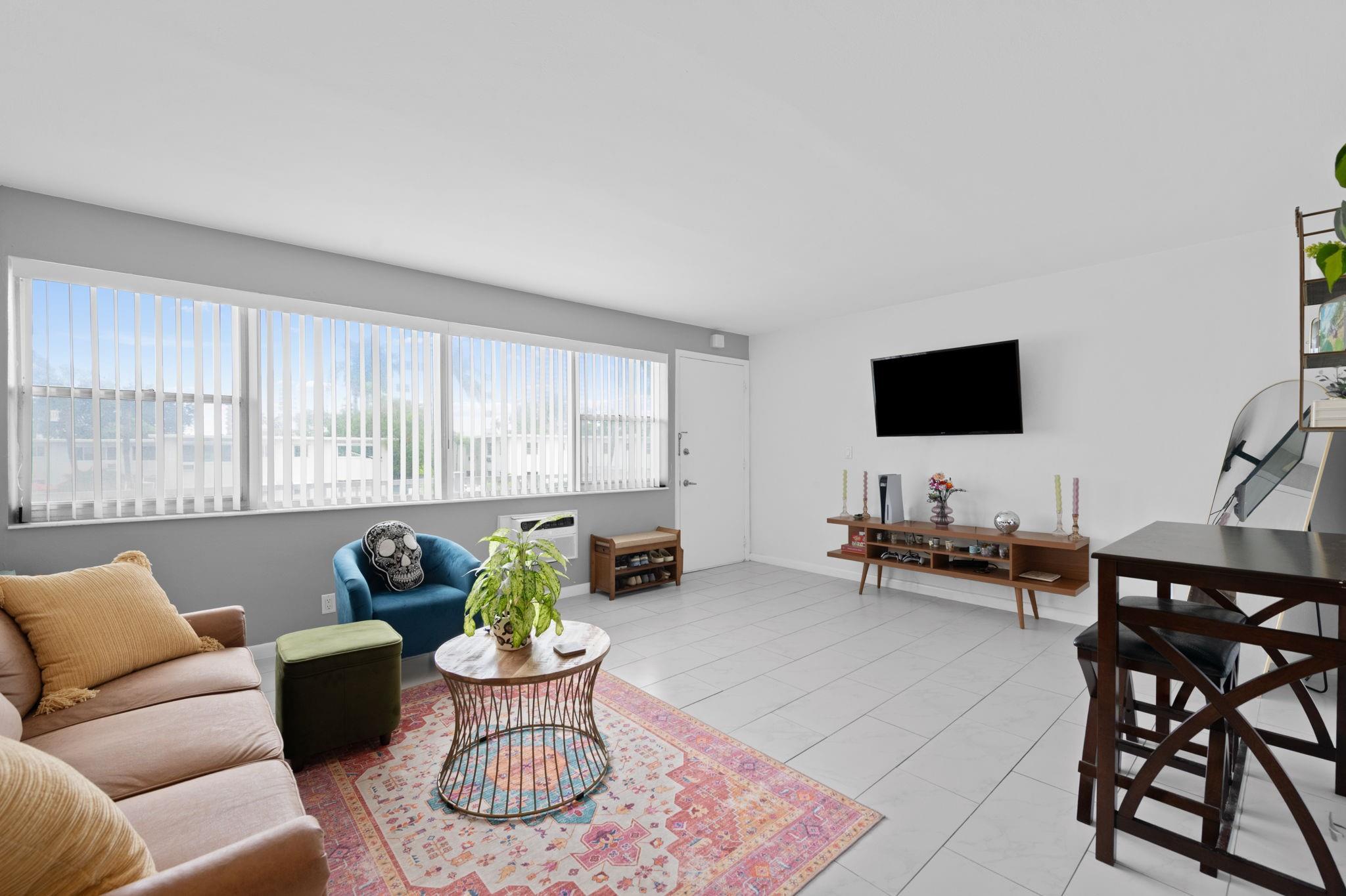 625 Antioch Ave #208