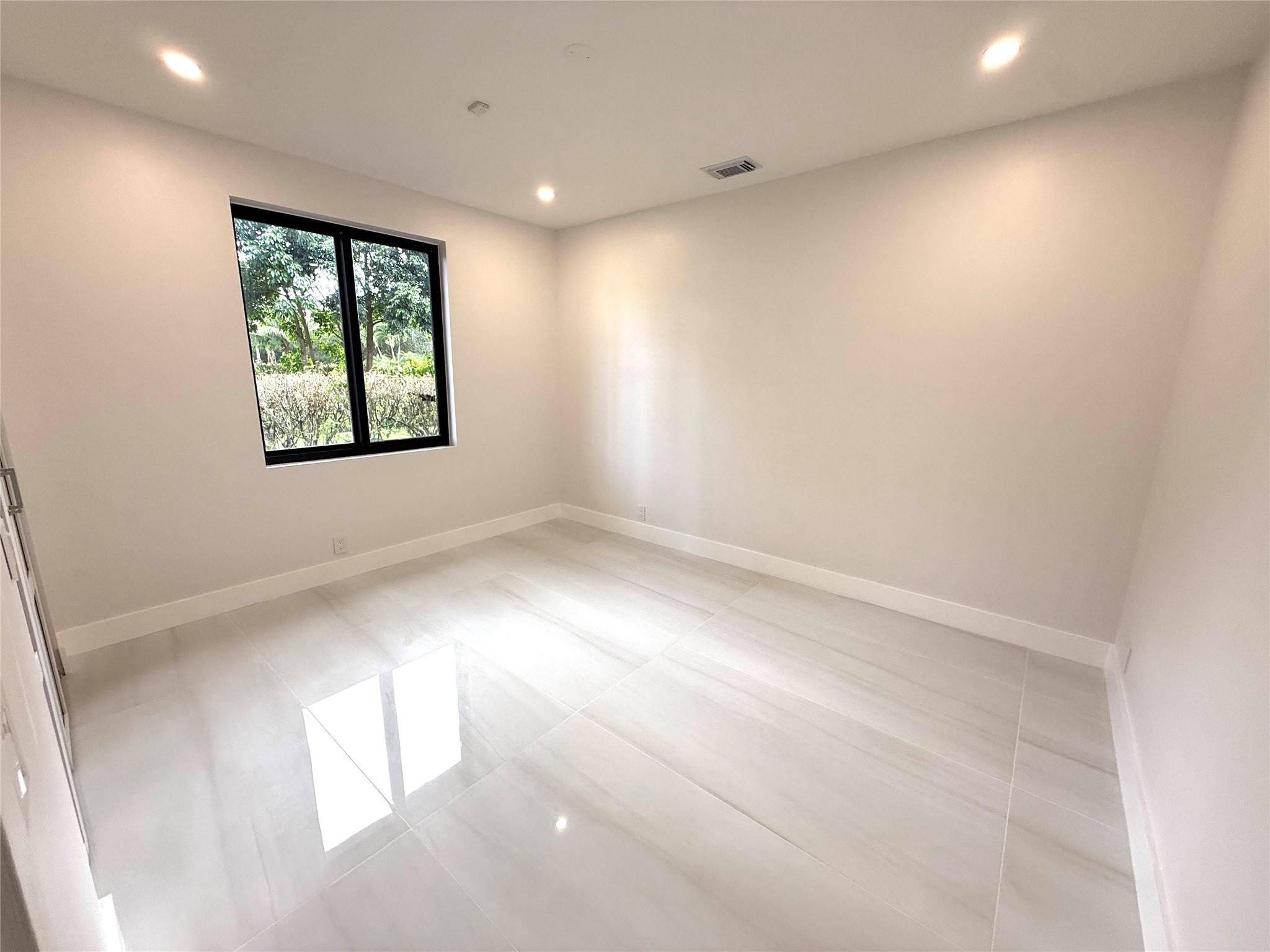 2931 SW 139th Ter Davie, FL 33330