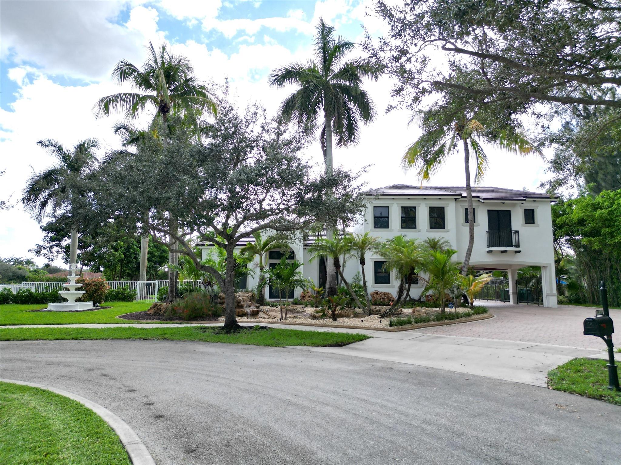 2931 SW 139th Ter Davie, FL 33330