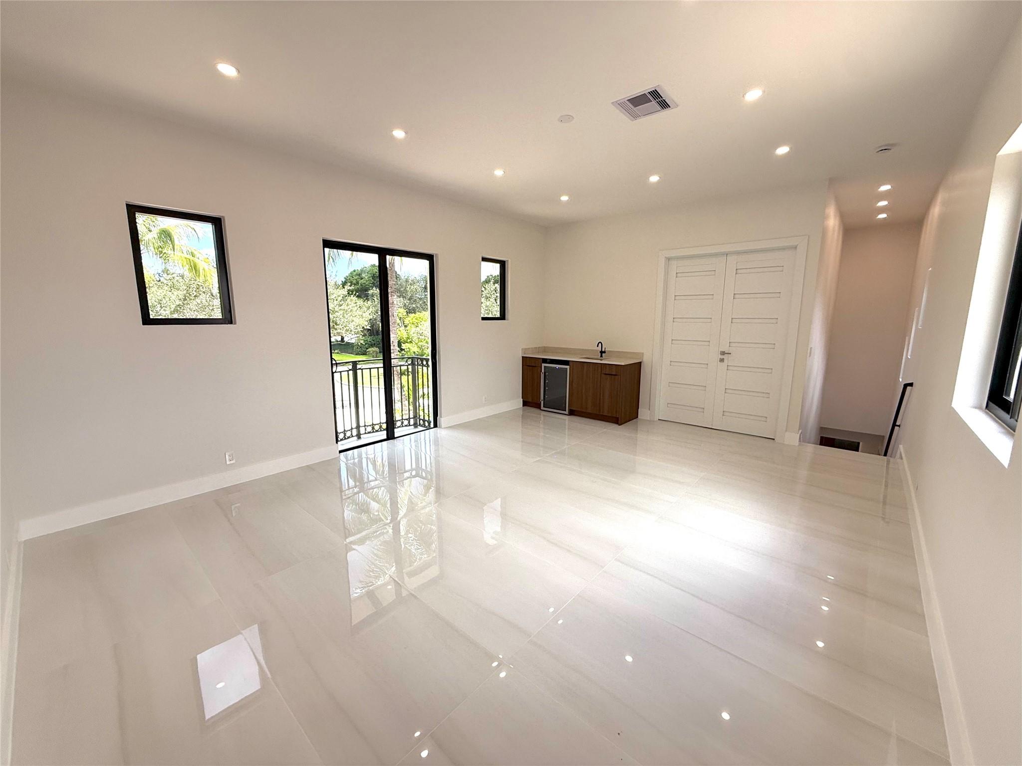 2931 SW 139th Ter Davie, FL 33330