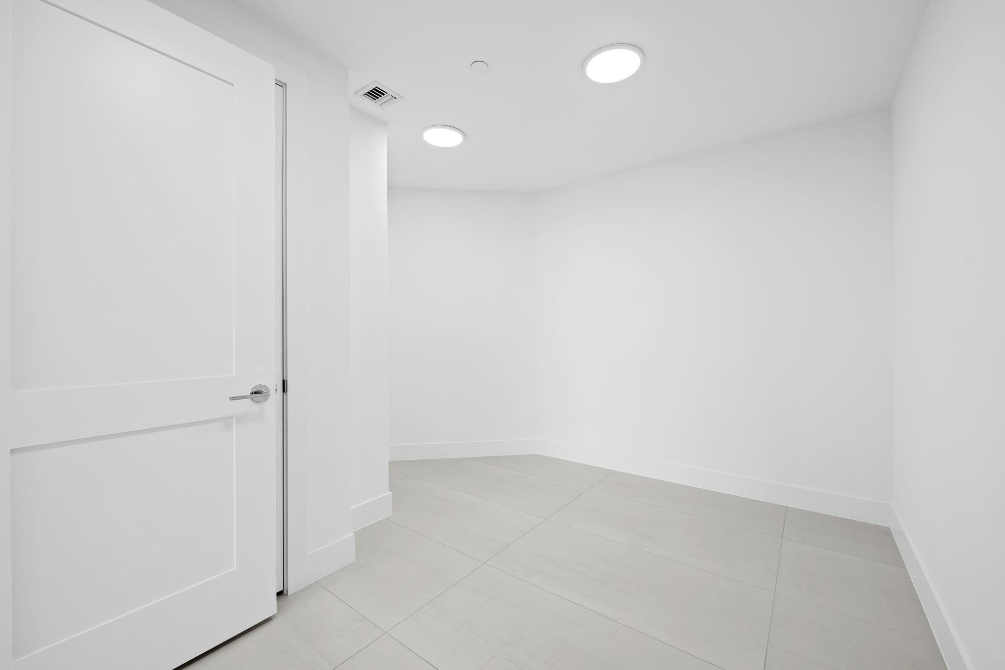 153 N Seabreeze #2404-S Fort Lauderdale, FL 33304