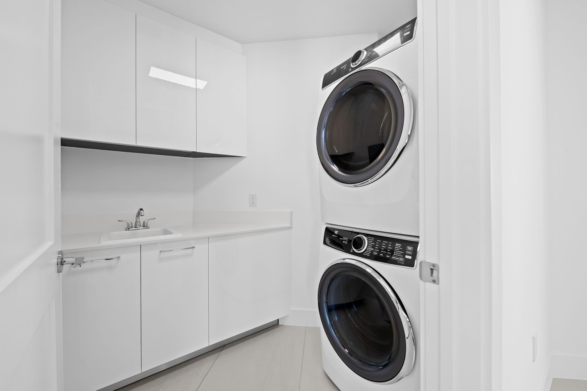 153 N Seabreeze #2404-S Fort Lauderdale, FL 33304