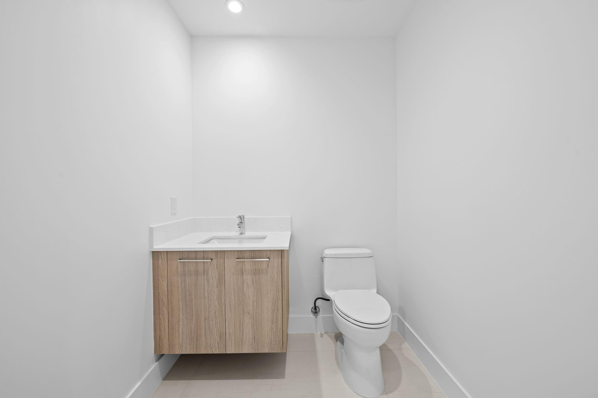 153 N Seabreeze #2404-S Fort Lauderdale, FL 33304