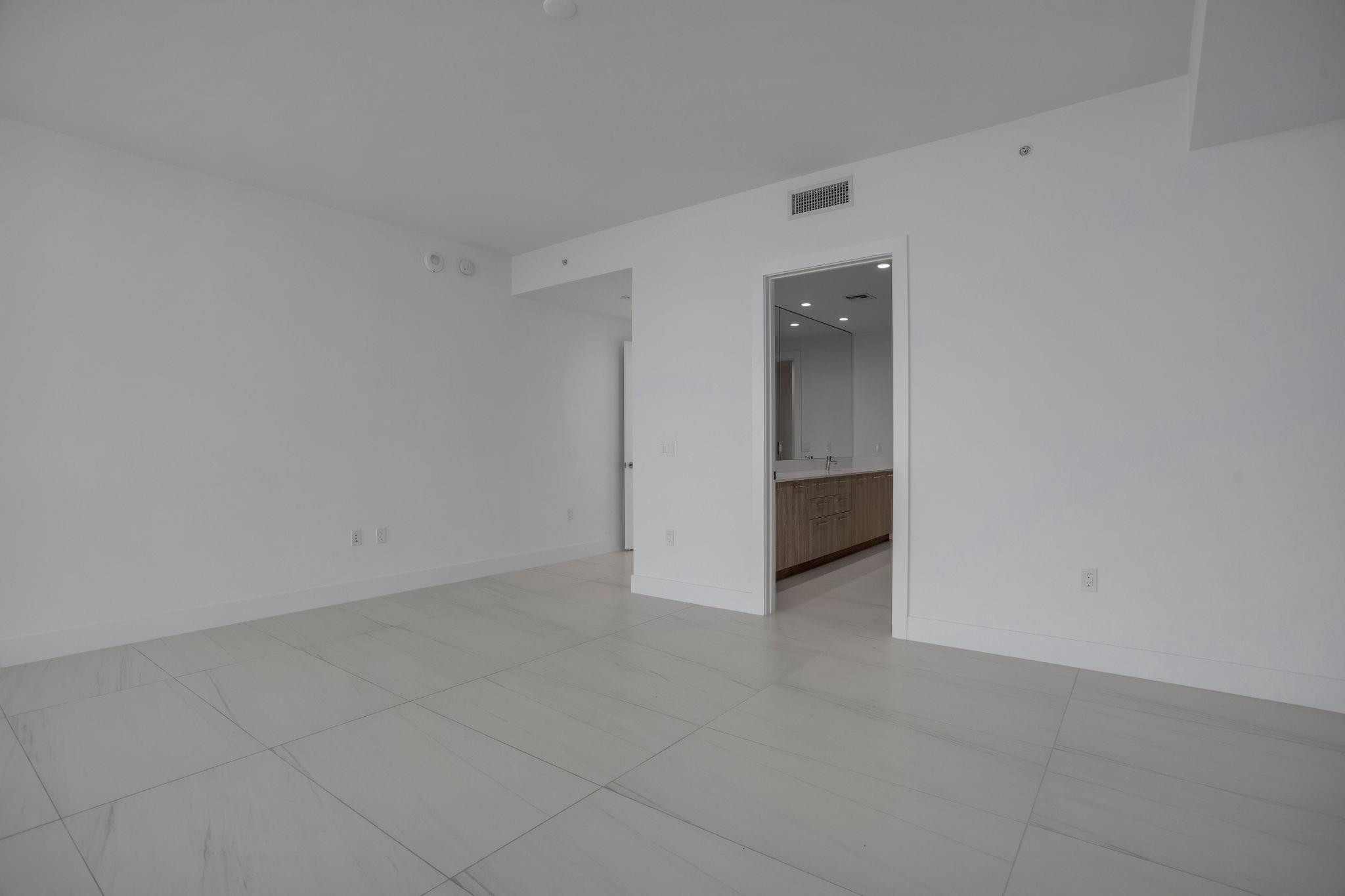 151 N Seabreeze Blv #E-701 Fort Lauderdale, FL 33304
