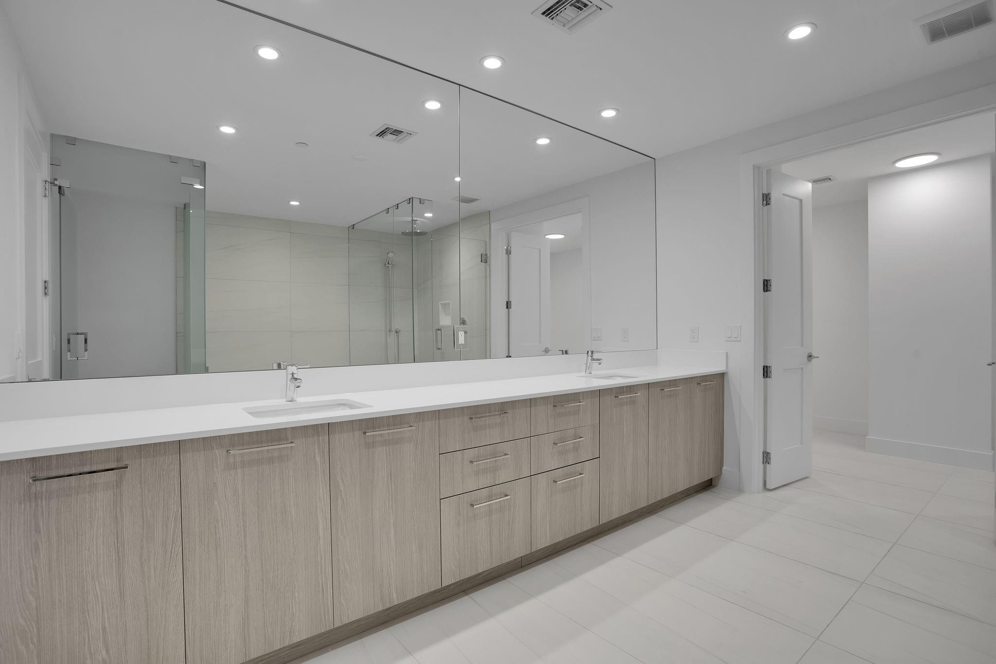 151 N Seabreeze Blv #E-701 Fort Lauderdale, FL 33304