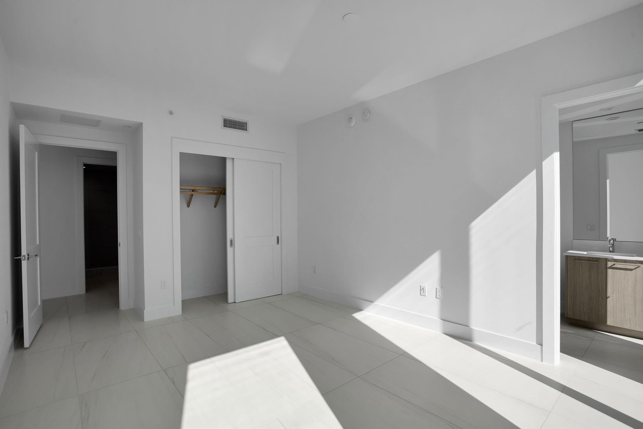 151 N Seabreeze Blv #E-701 Fort Lauderdale, FL 33304