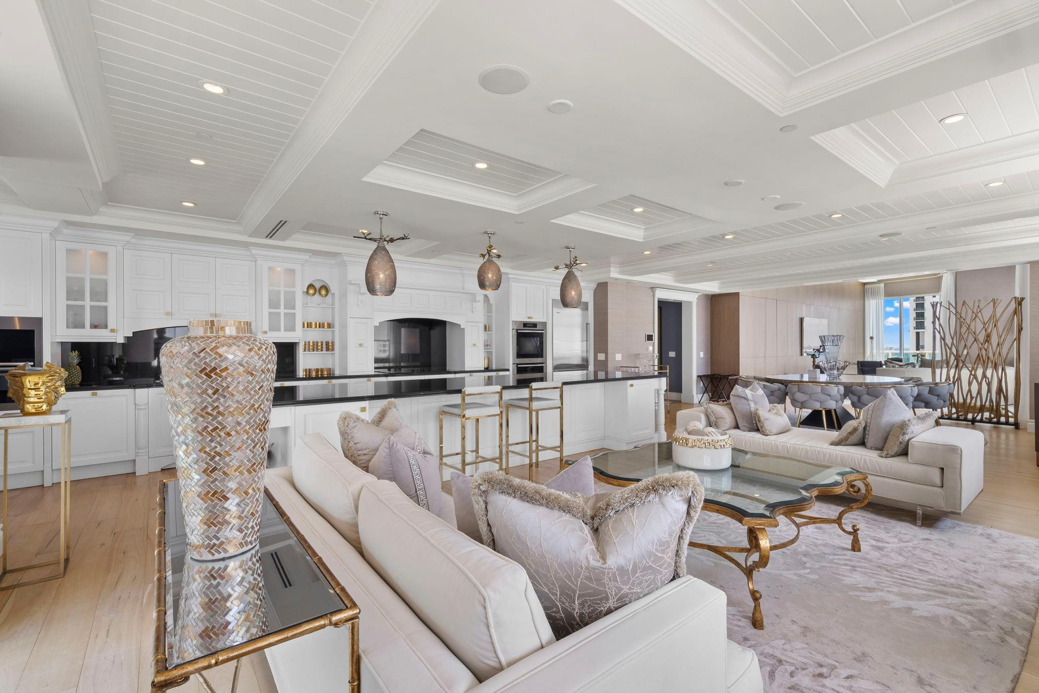 350 SE 2nd #GPH10 Fort Lauderdale, FL 33301