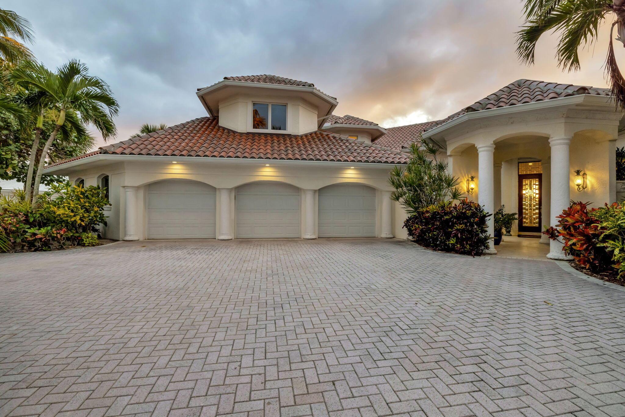 2995 SE Dune Dr Stuart, FL 34996 2995 SE Dune Dr Stuart, FL 34996