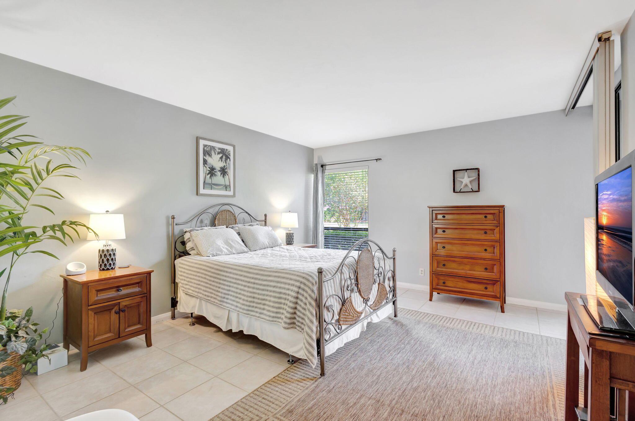 11 SE Concourse Dr #Unit B Jupiter, FL 33469