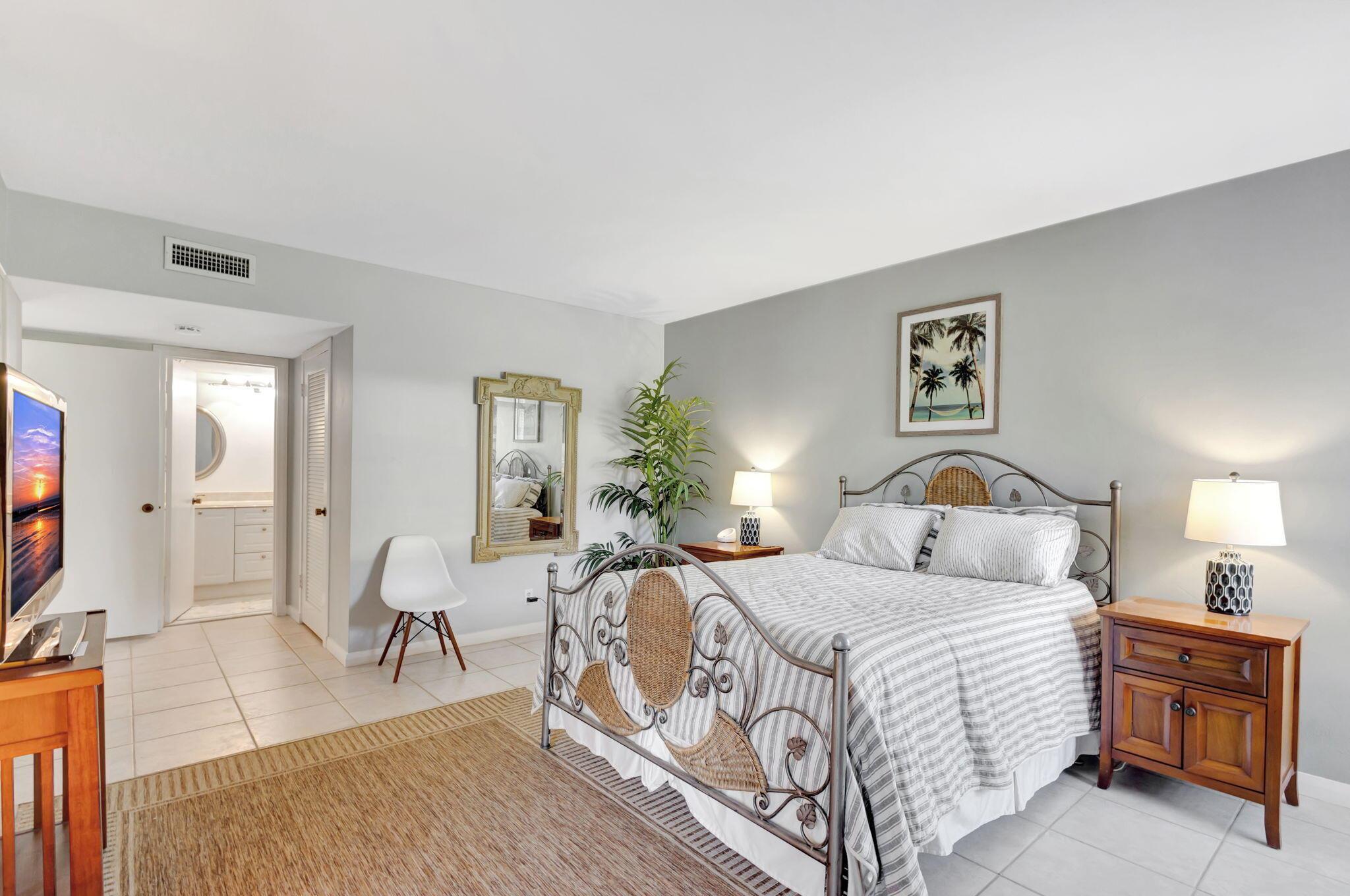 11 SE Concourse Dr #Unit B Jupiter, FL 33469