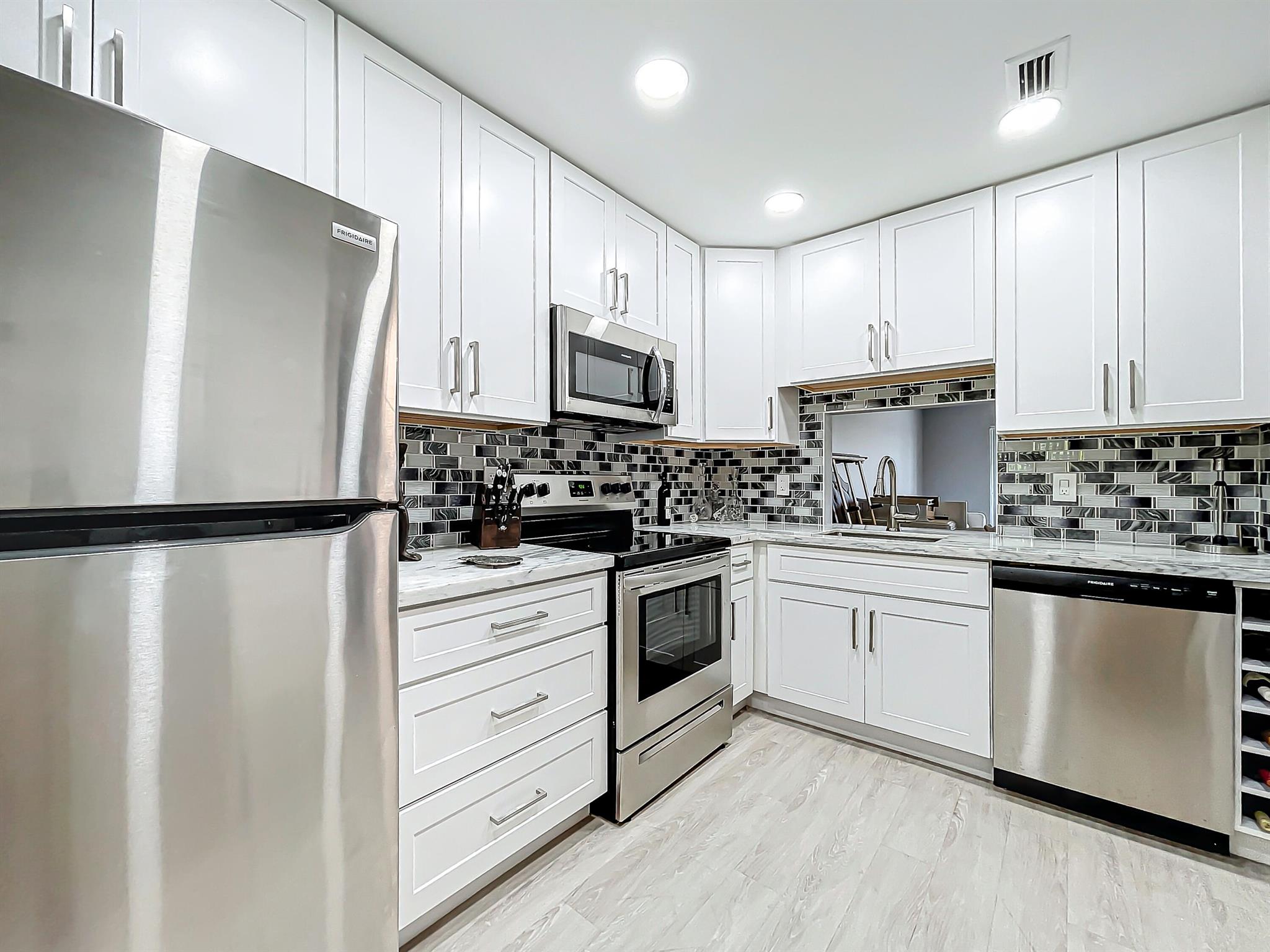 133 Lake Evelyn Dr,West Palm Beach, FL 33411