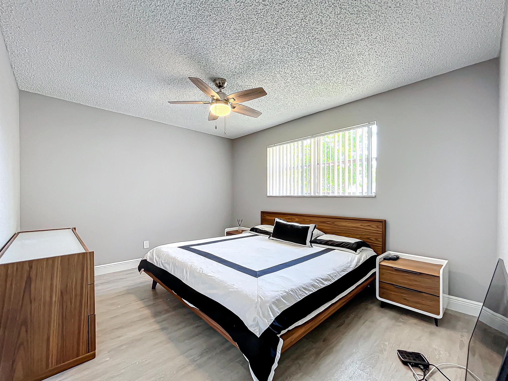 133 Lake Evelyn Dr,West Palm Beach, FL 33411