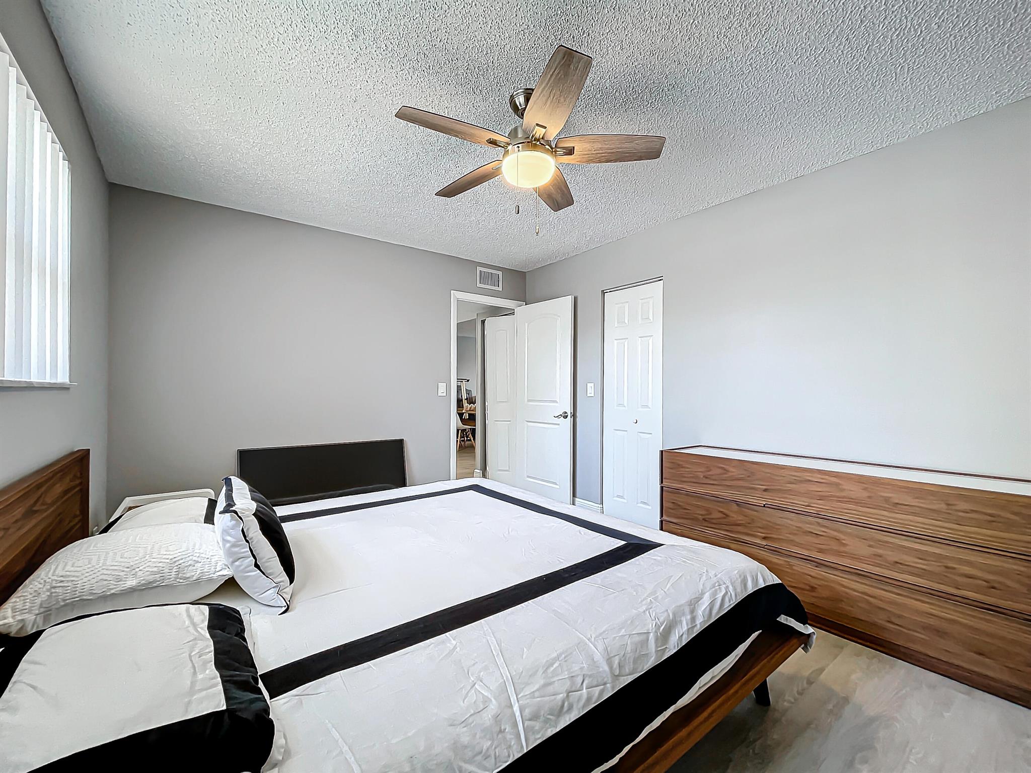 133 Lake Evelyn Dr,West Palm Beach, FL 33411