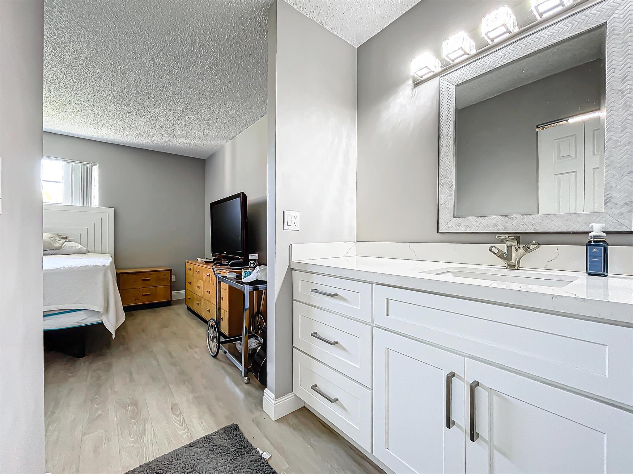 133 Lake Evelyn Dr,West Palm Beach, FL 33411