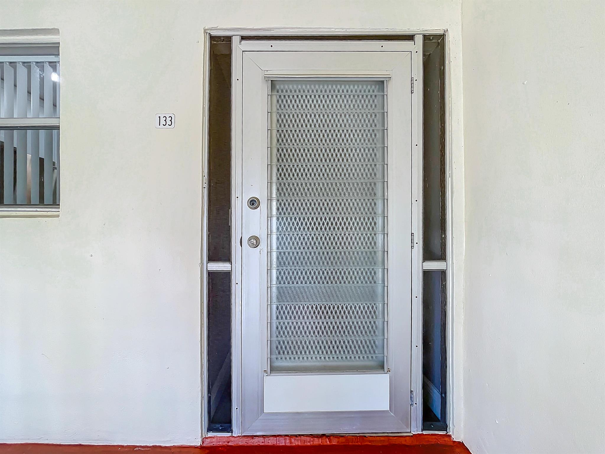 133 Lake Evelyn Dr,West Palm Beach, FL 33411