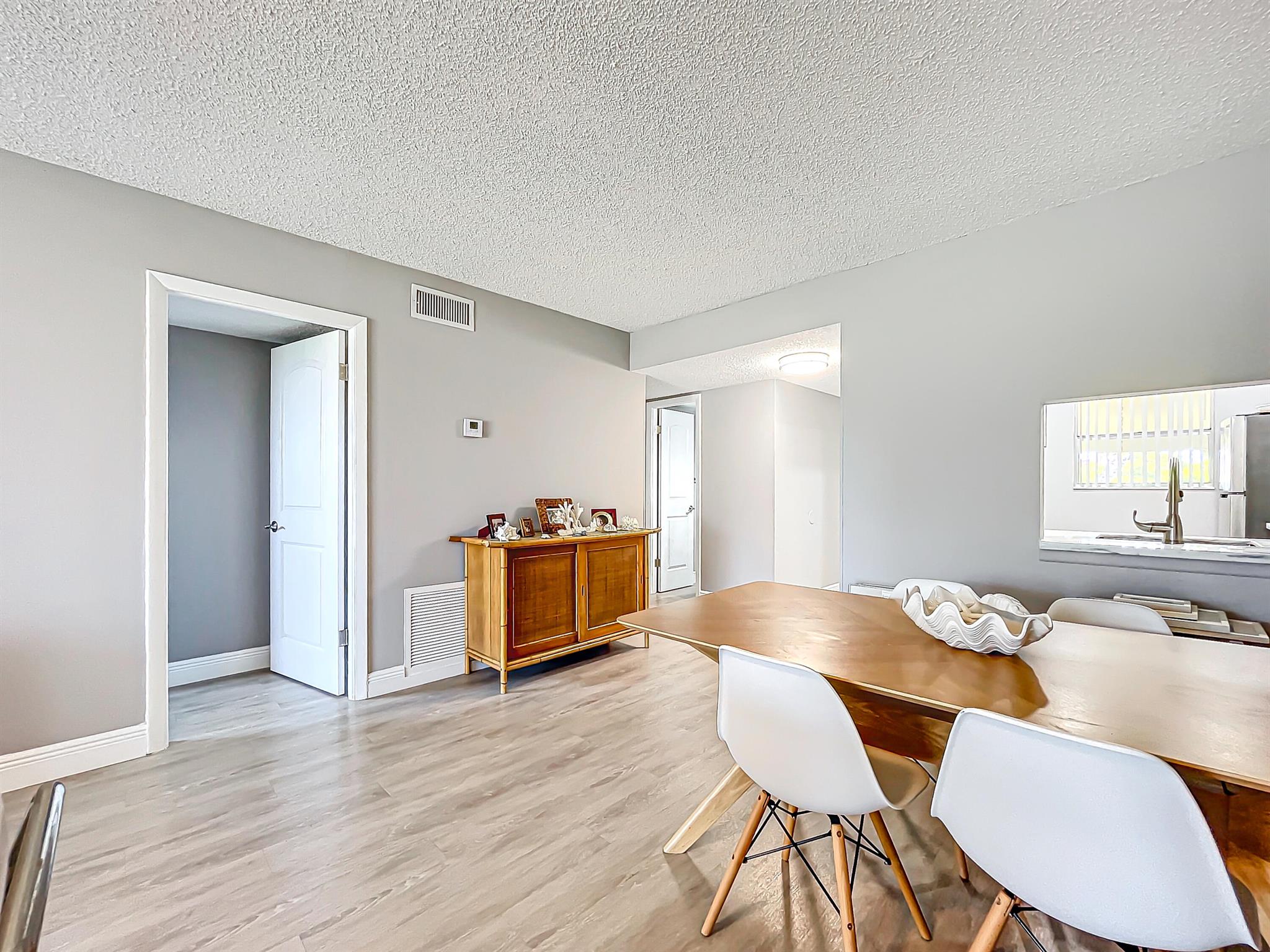 133 Lake Evelyn Dr,West Palm Beach, FL 33411