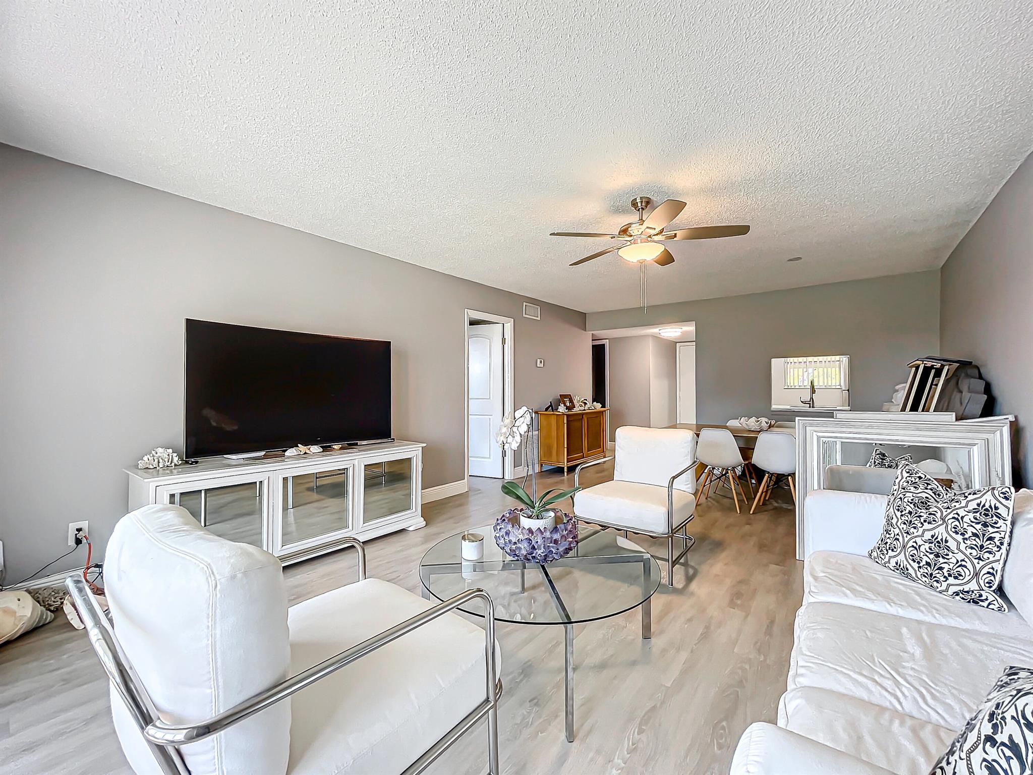 133 Lake Evelyn Dr,West Palm Beach, FL 33411