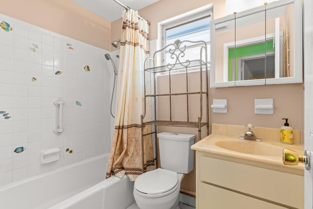 7 Willow Rd,Tequesta, FL 33469