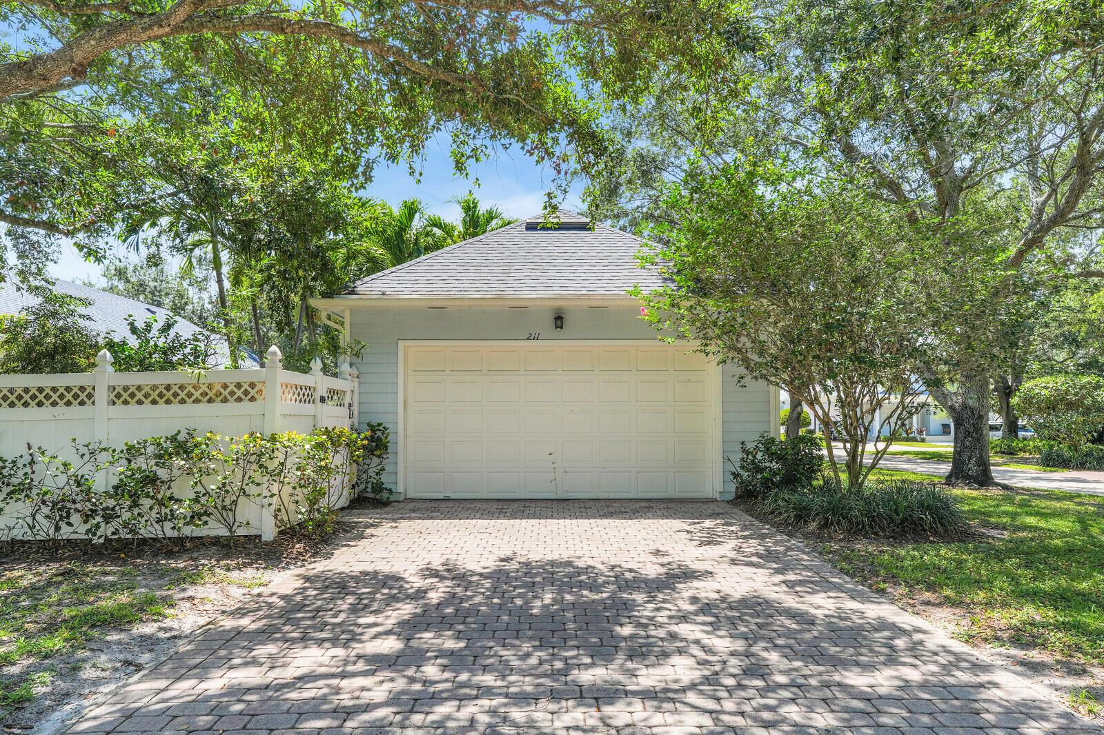 211 Barbados Dr Jupiter, FL 33458