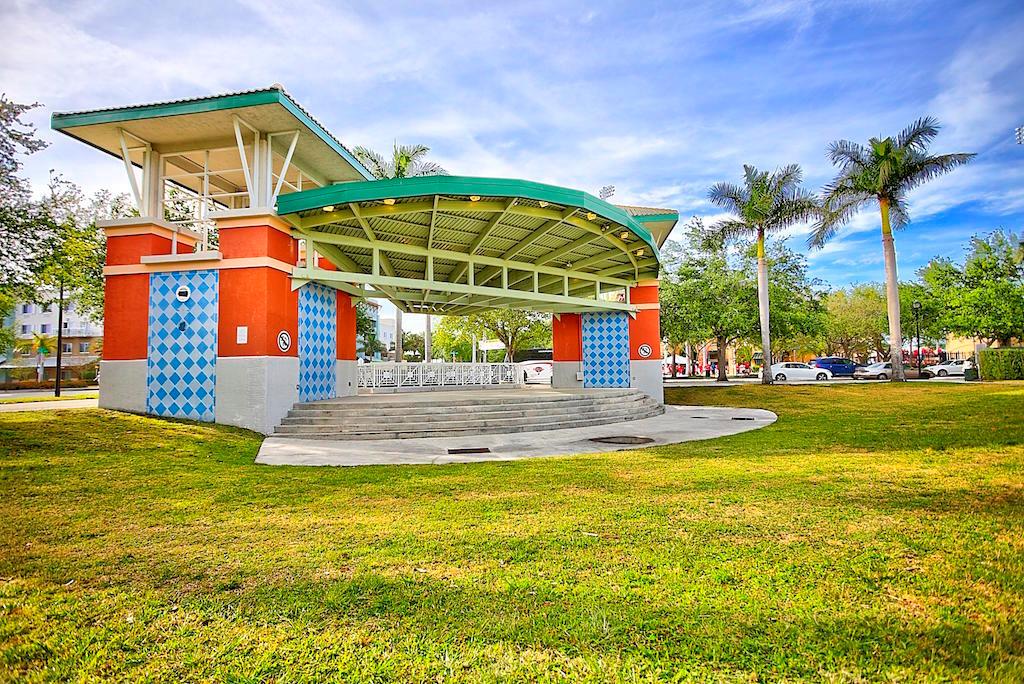 211 Barbados Dr Jupiter, FL 33458