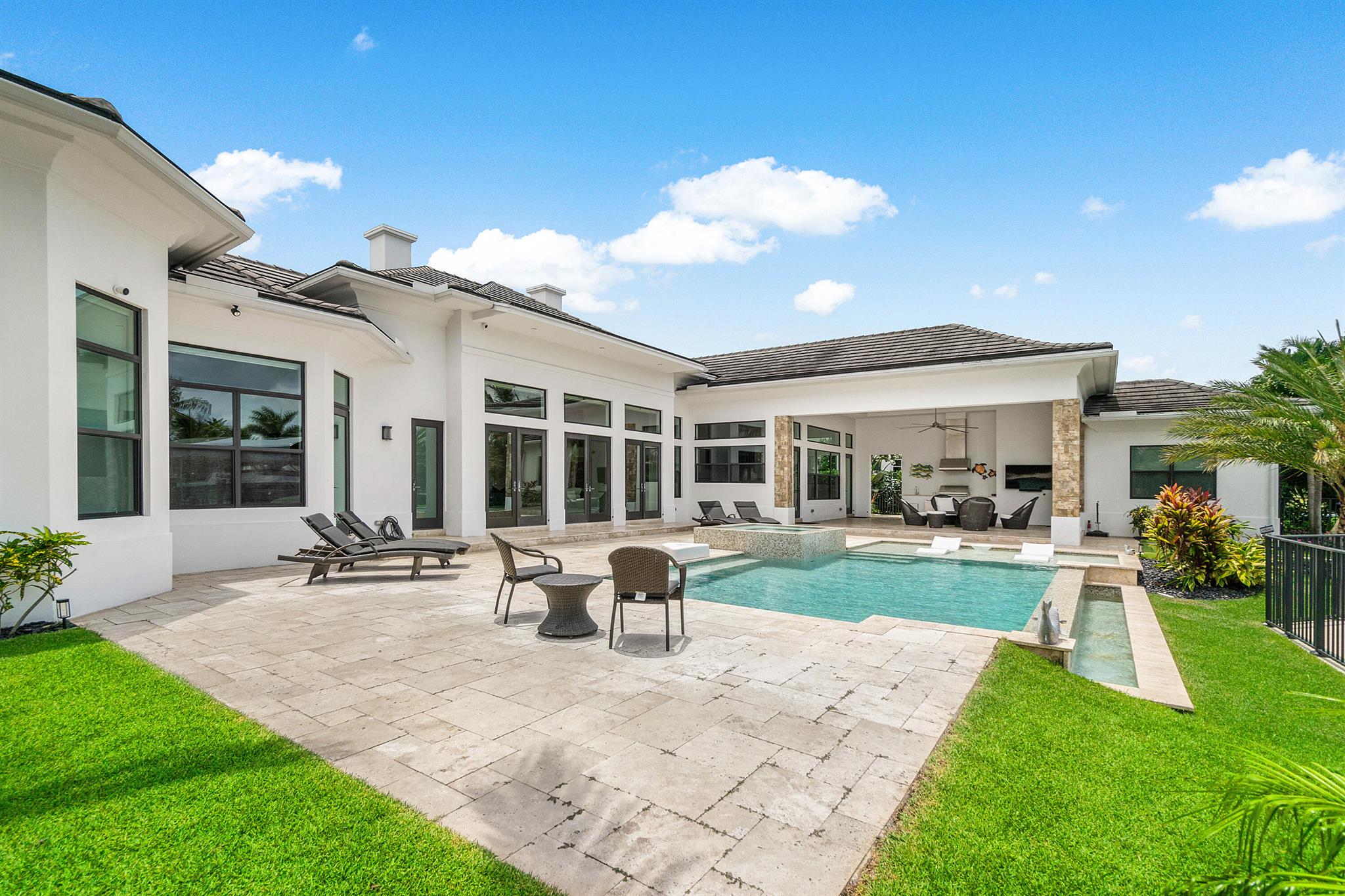 14061 Paradise Pt Rd Palm Beach Gardens, FL 33410 14061 Paradise Pt Rd Palm Beach Gardens, FL 33410