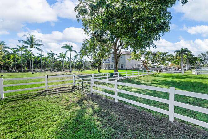 19721 118th Trl Boca Raton, FL 33498 19721 118th Trl Boca Raton, FL 33498
