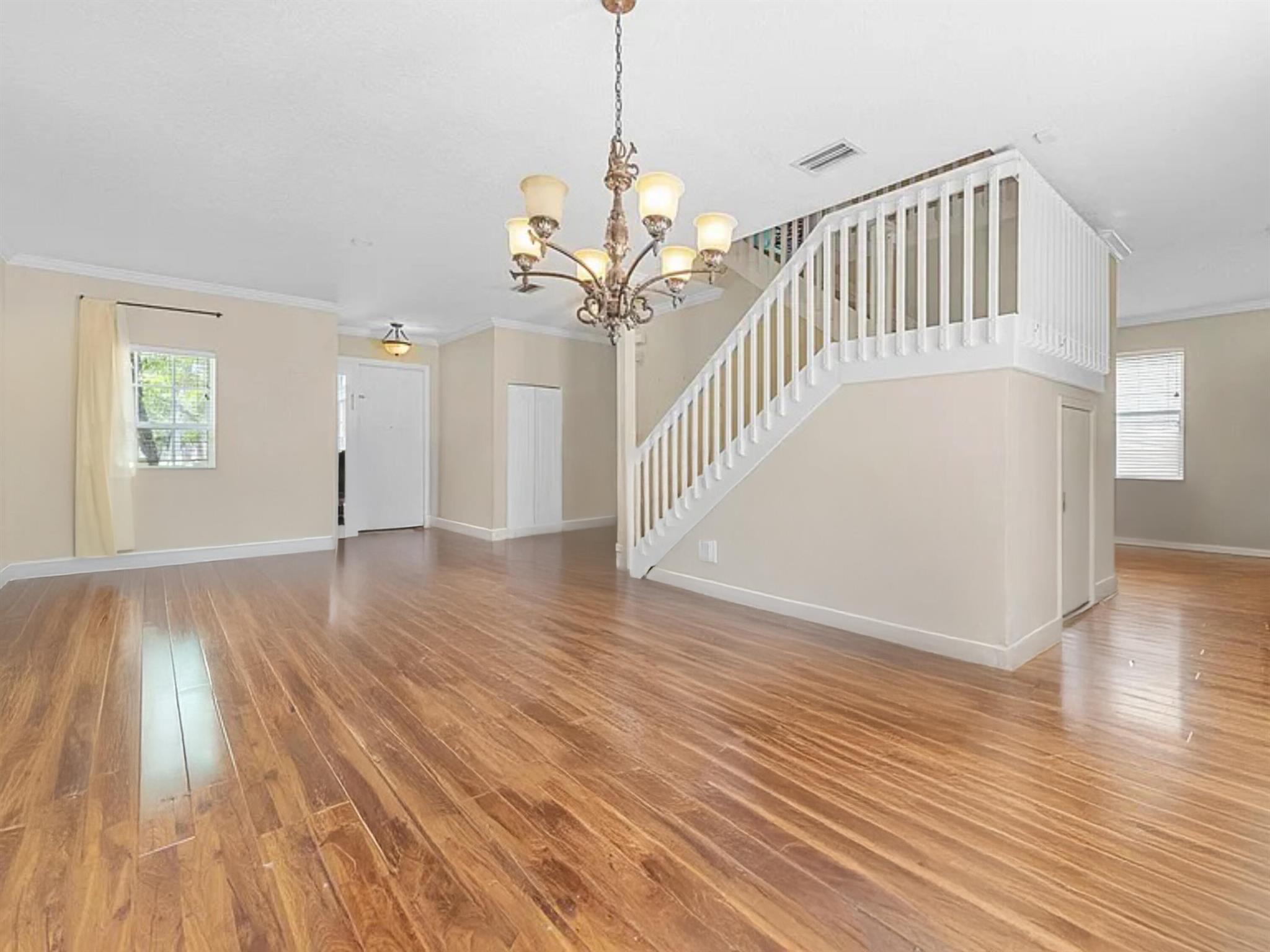 168 Canterbury Pl