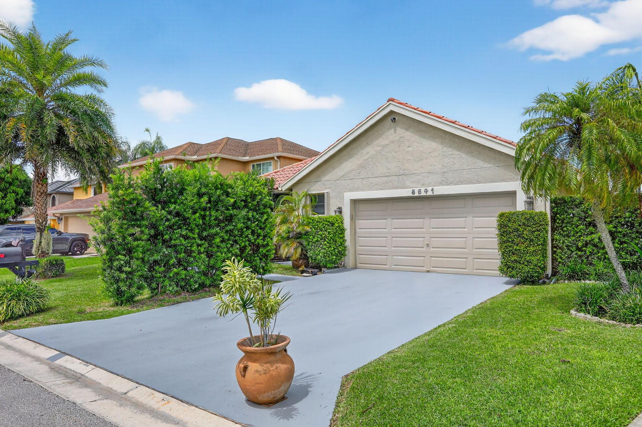 8541 Old Towne Way