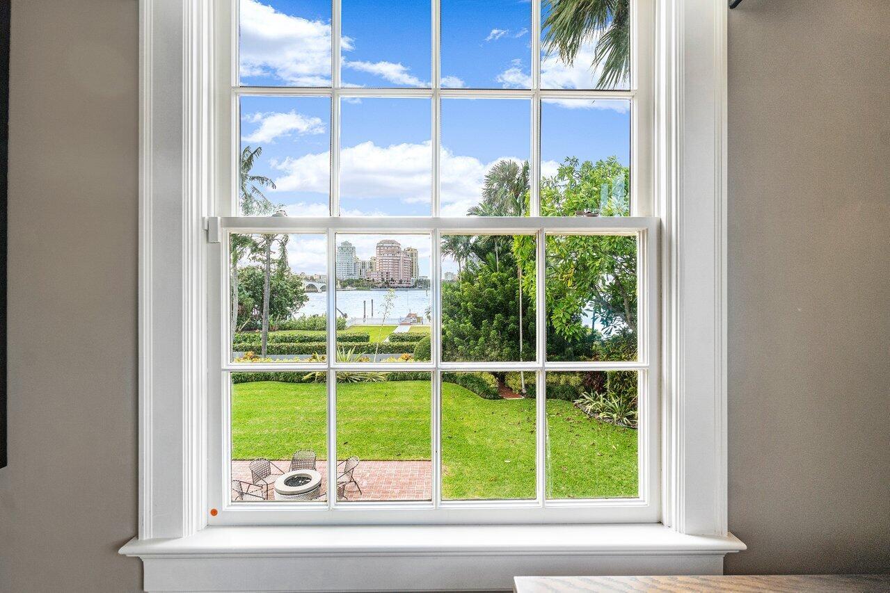 15 S Lake Trl Palm Beach, FL 33480