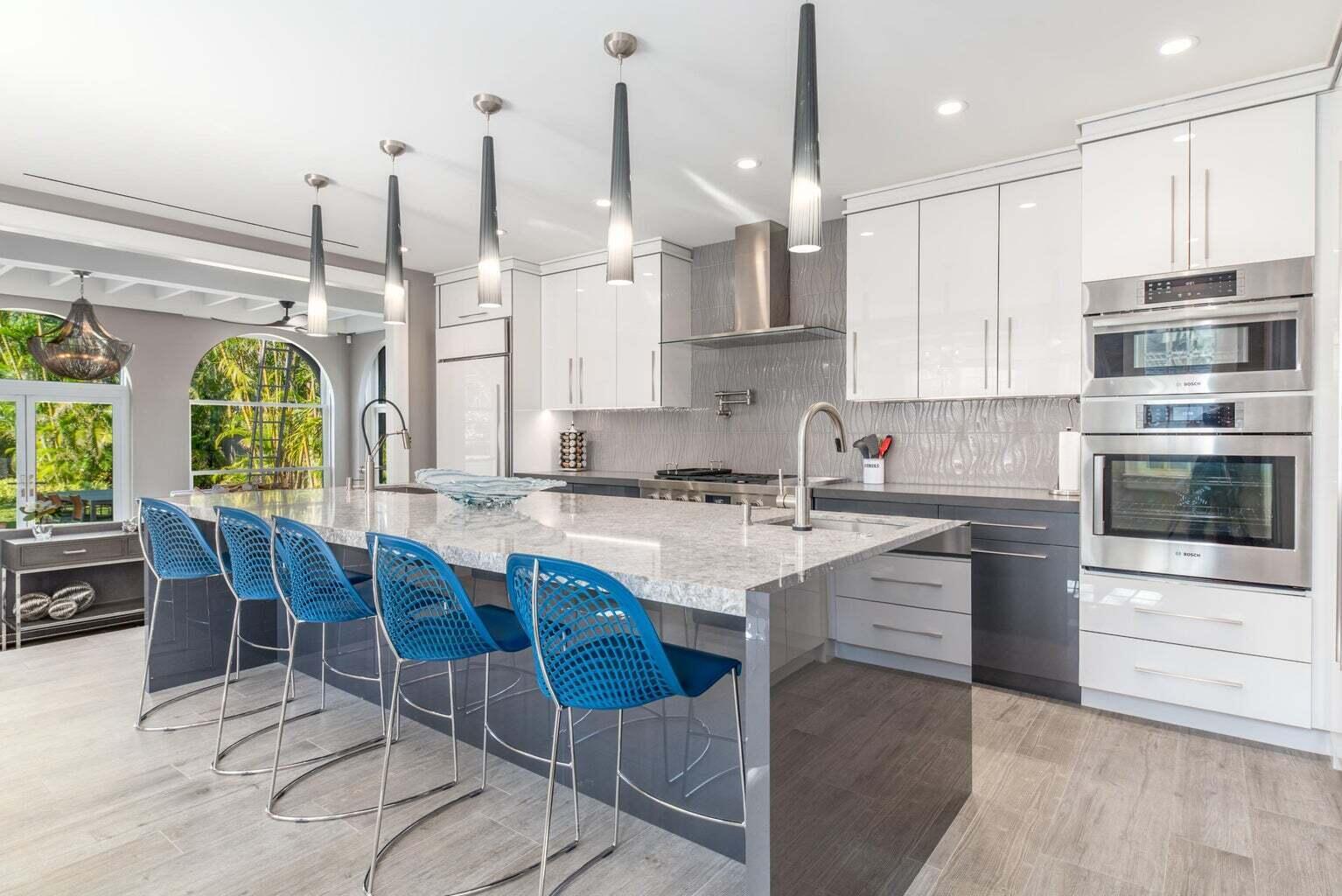 15 S Lake Trl Palm Beach, FL 33480